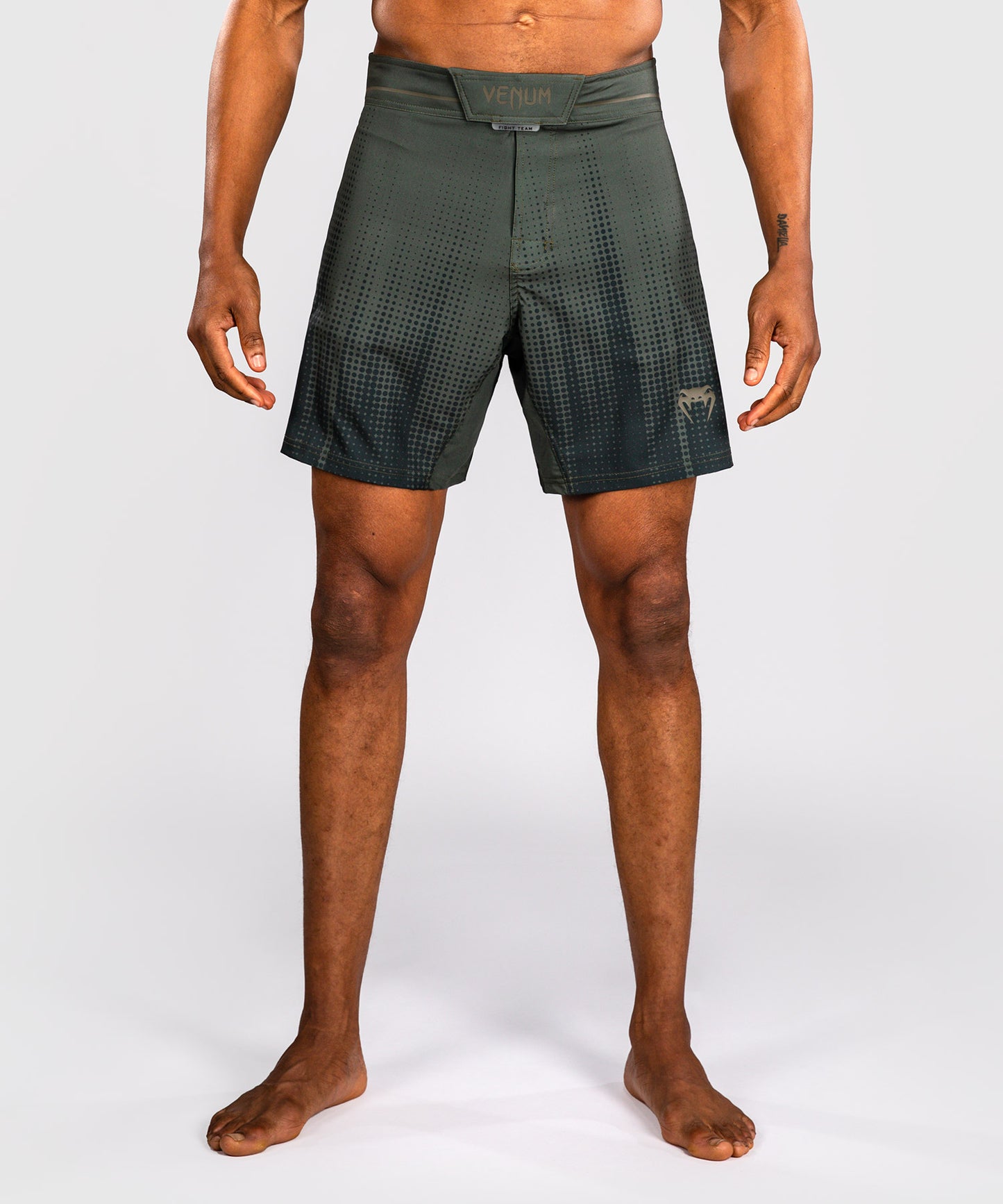Venum Stealth Fightshorts – Khaki/Dunkelgrün