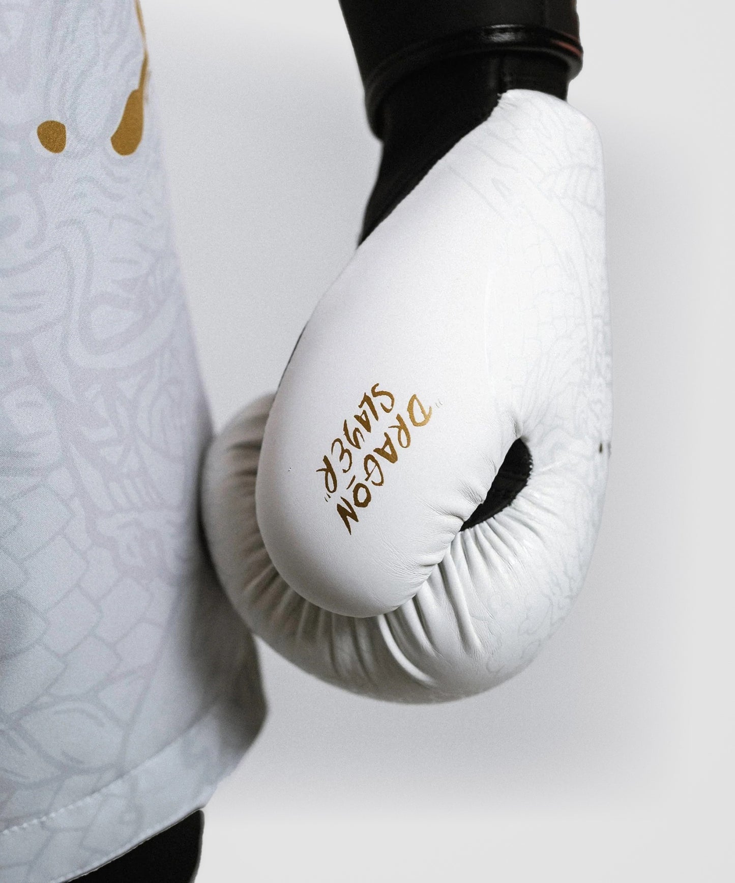 Fumetsu Dragon Slayer Boxing Gloves - White/Gold