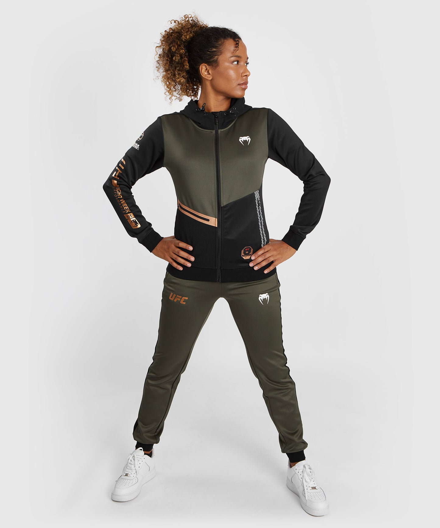 Sweatshirt zippé à capuche pour Femmes UFC Adrenaline by Venum Fight Week - Kaki/Bronze