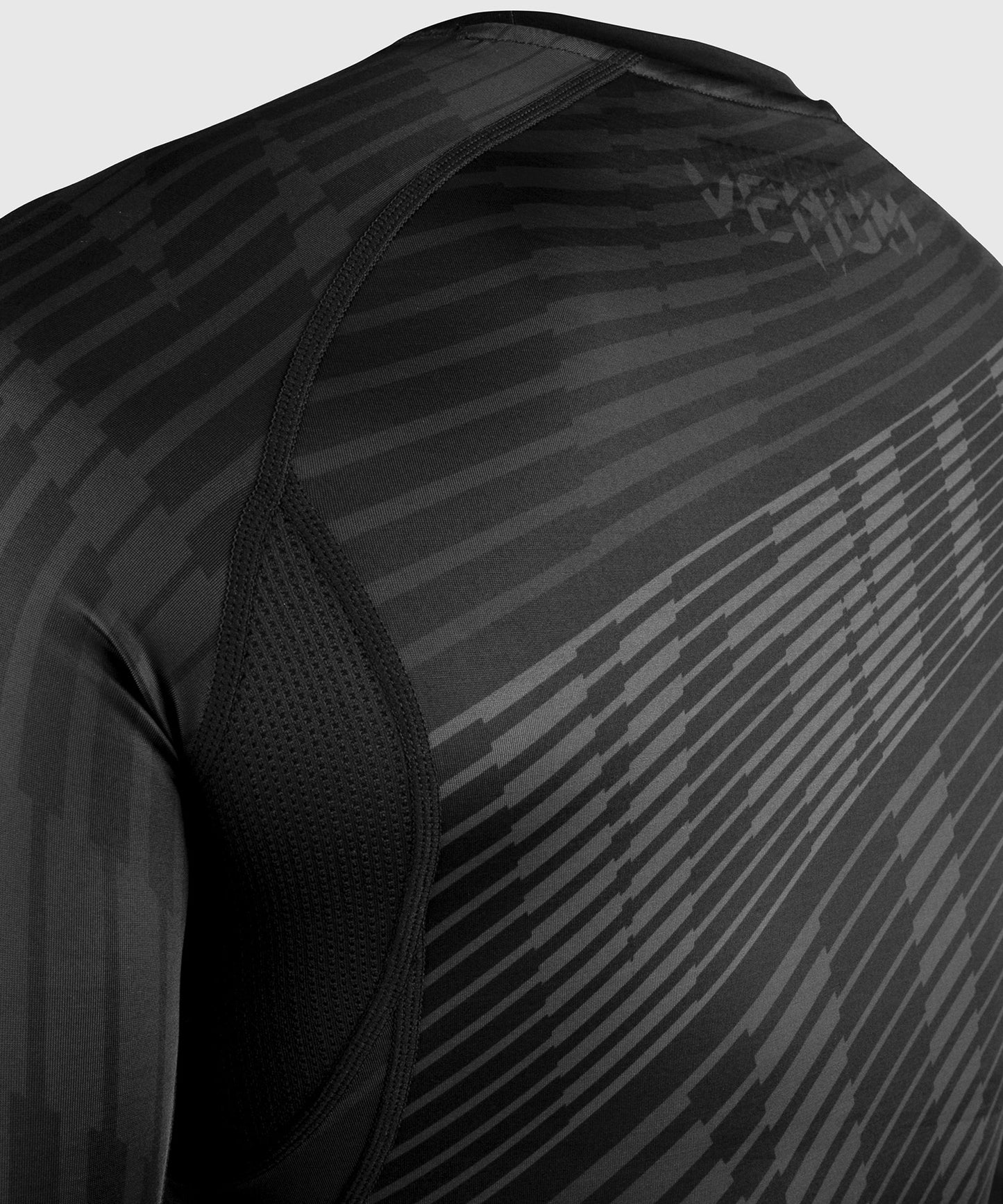 Venum Plasma Rashguard - Langarm - Schwarz/Schwarz
