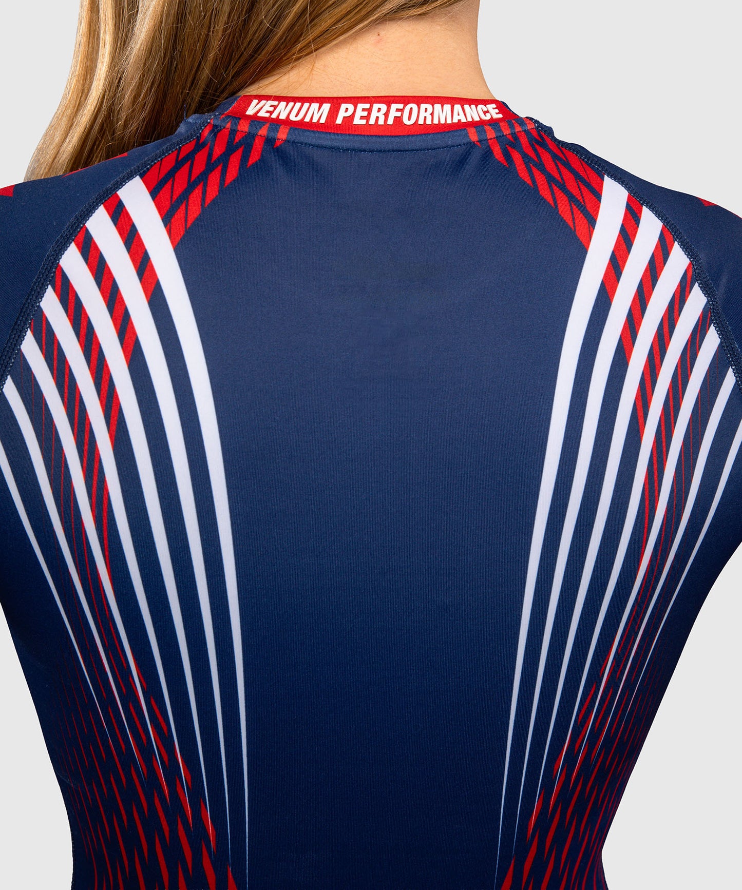 Official UFC Freedom 250 by Venum Authentic Fight Night kurzärmliges Rashguard für Damen - Blau