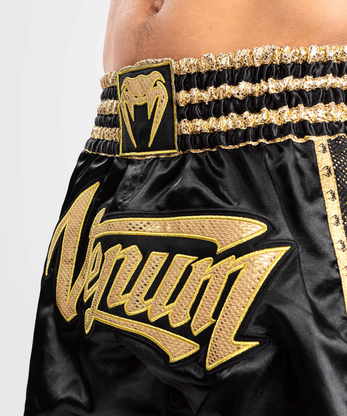 Venum Absolute 2.0 Pantaloncini da Muay Thai - Neri/Oro