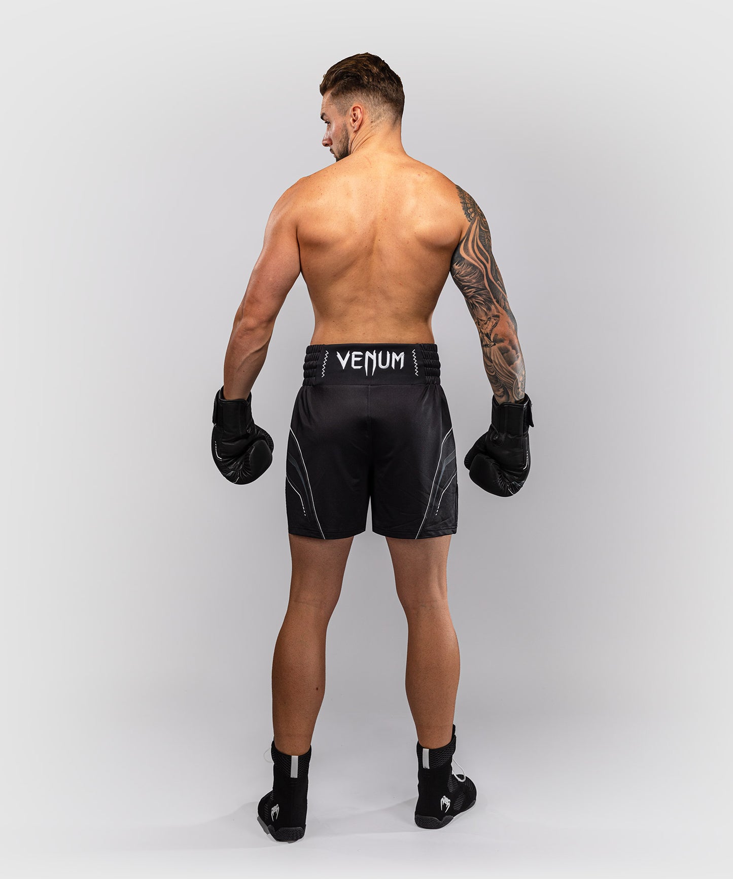 Venum Streamline Boxing Shorts - Black/White