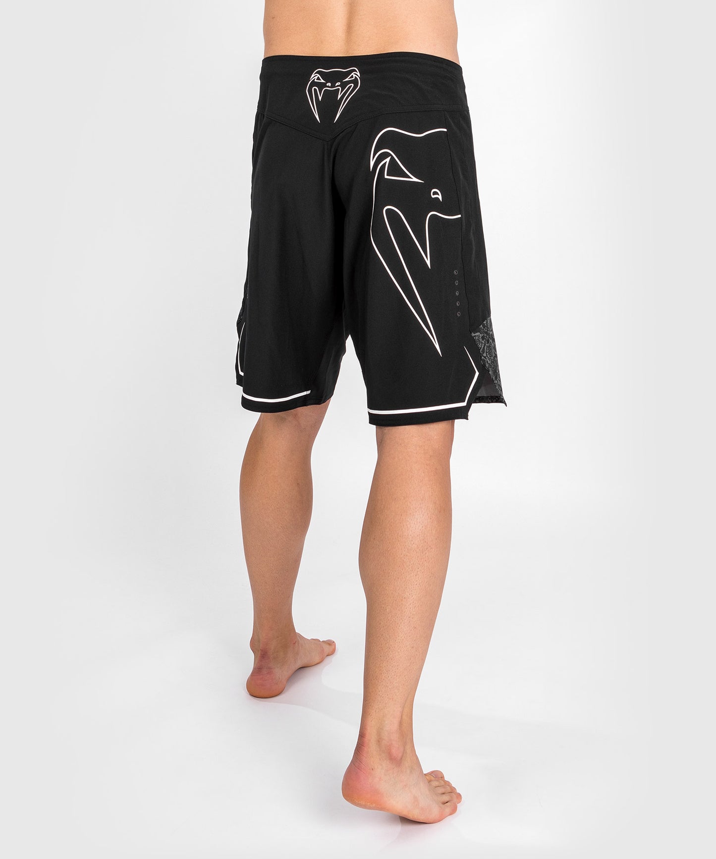 Kampfshorts LIGHT 4.0 Venum - Schwarz/Weiß