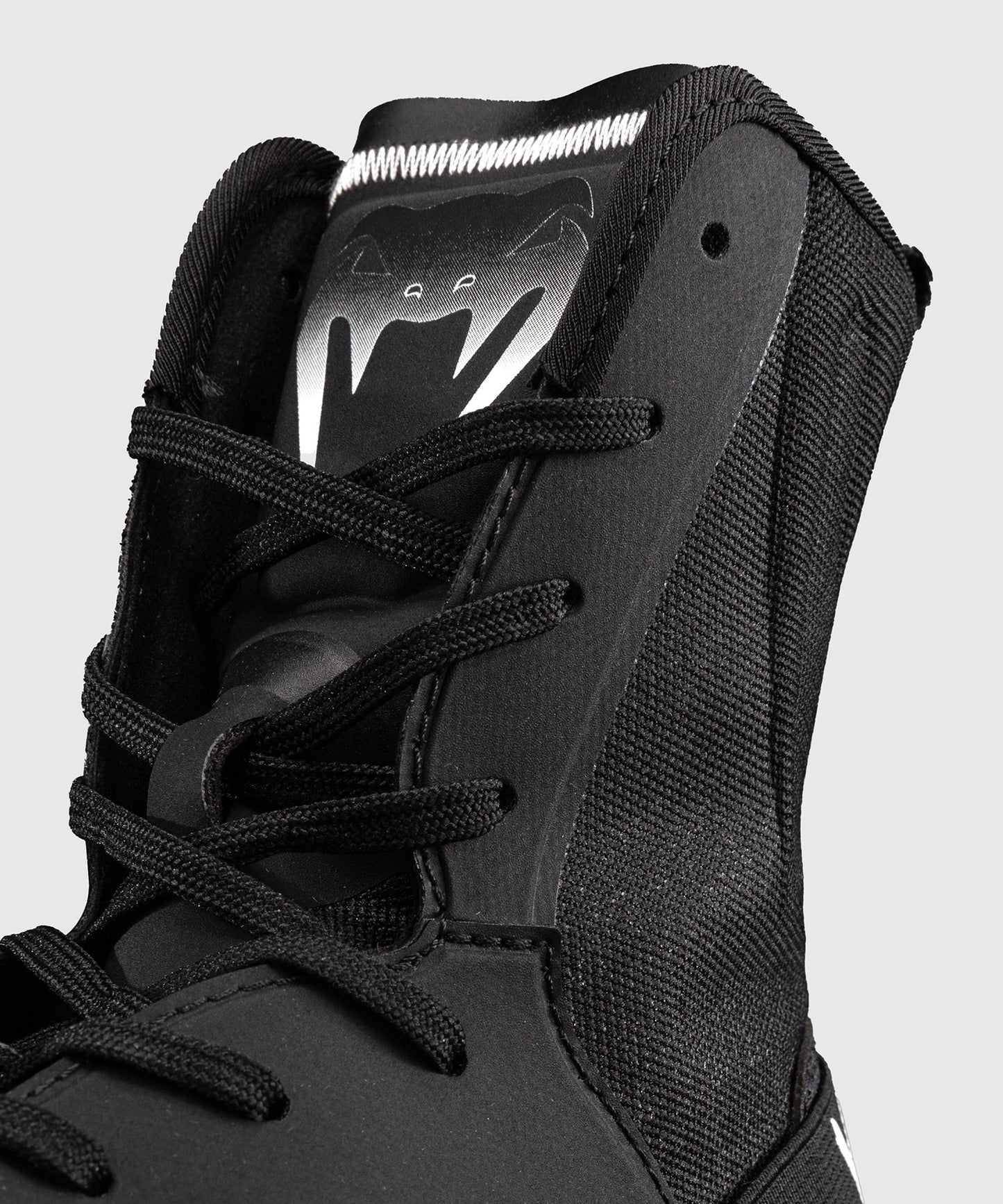 Venum Elite Neo Boxschuhe – Schwarz/Weiß