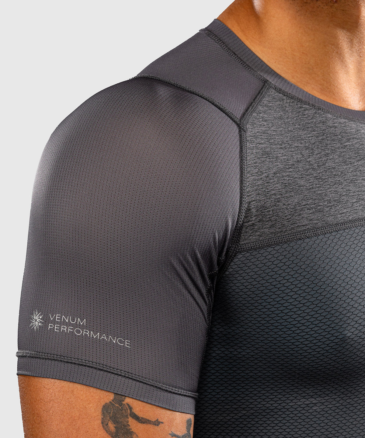 Rashguard manches courtes Venum G-Fit Scale - Gris