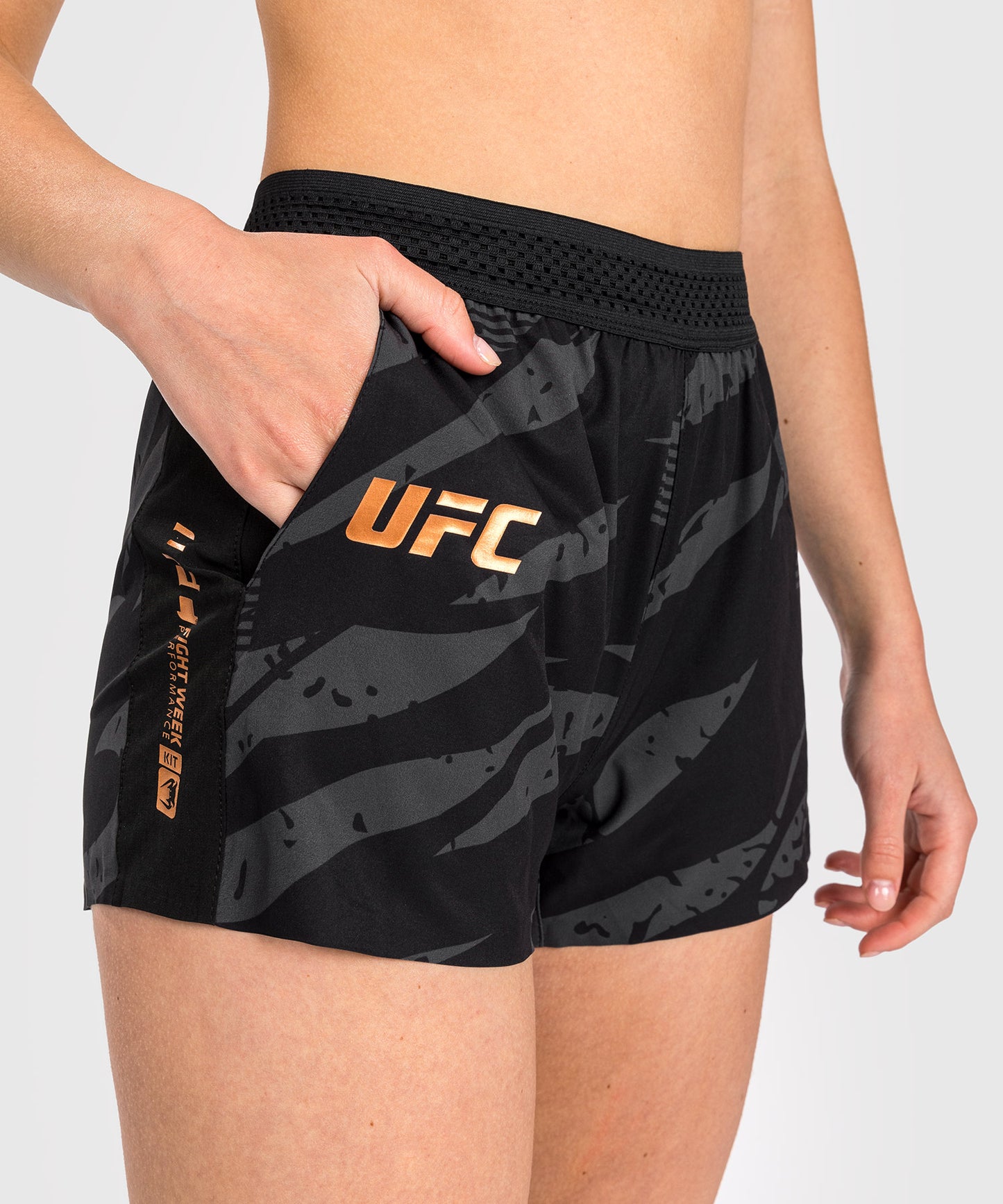 UFC Adrenaline by Venum Fight Week Frauen Performance Shorts - Urban Camo
