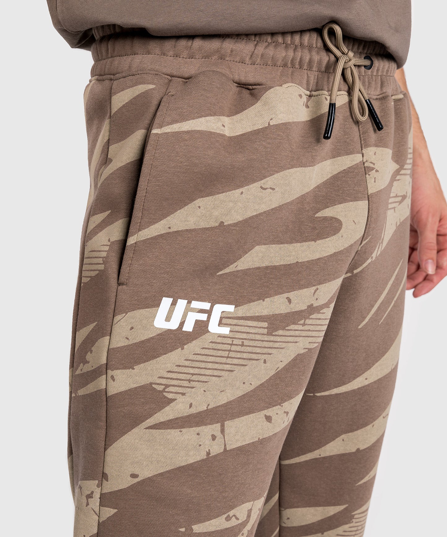 Pantalon en coton pour Hommes UFC Adrenaline by Venum Fight Week - Desert Camo