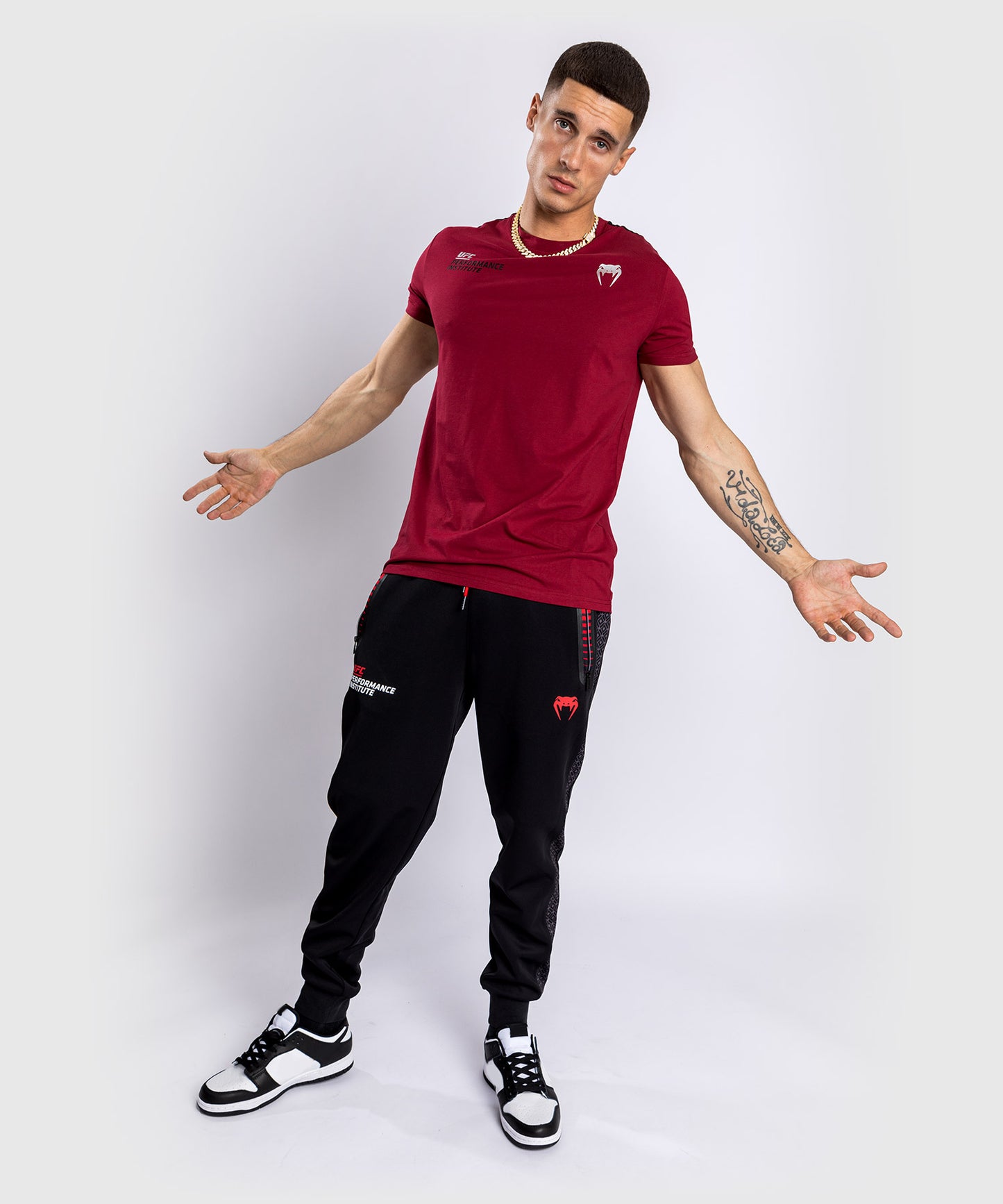 T-Shirt UFC Venum Performance Institute - Rouge