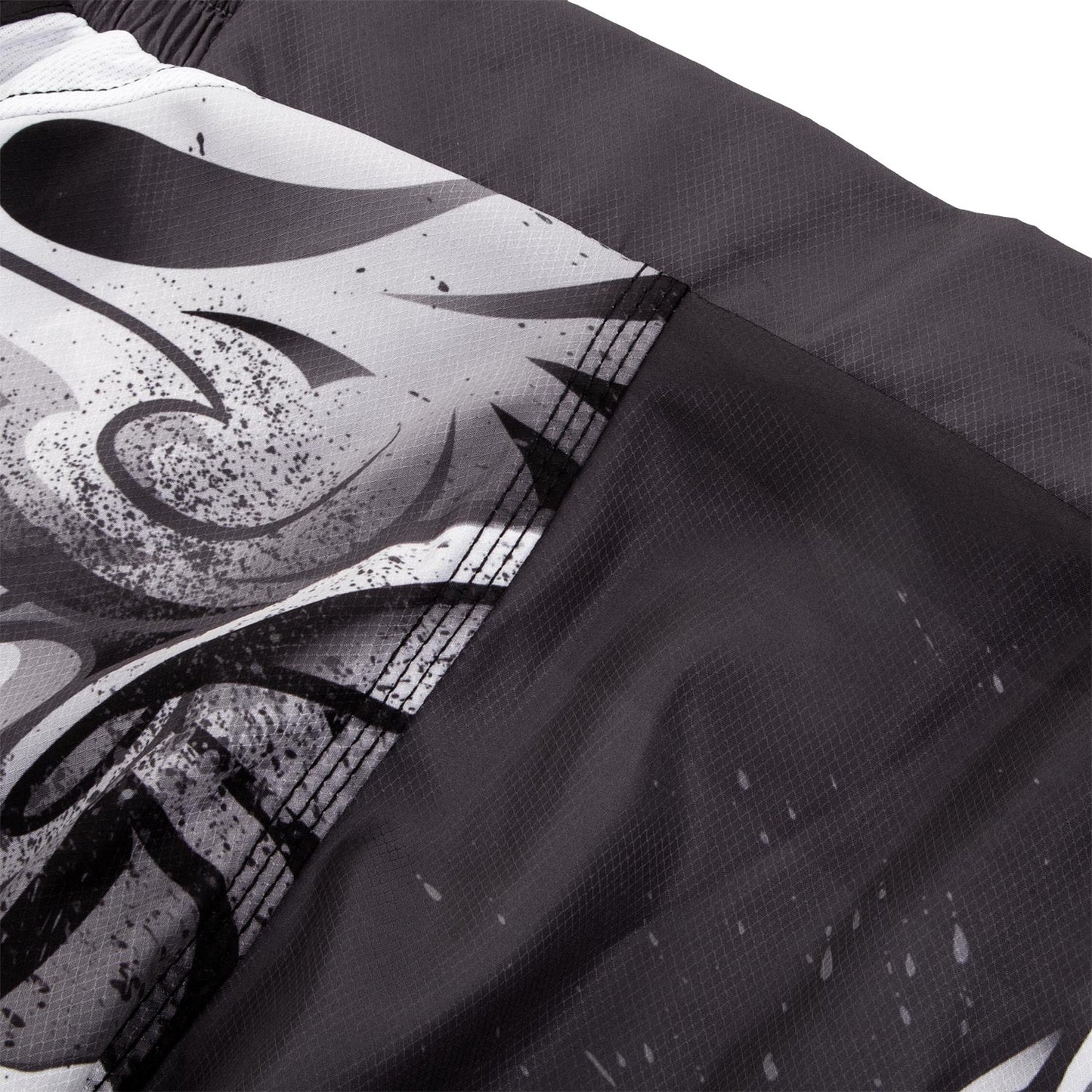 Venum Devil Fightshorts - White/Black