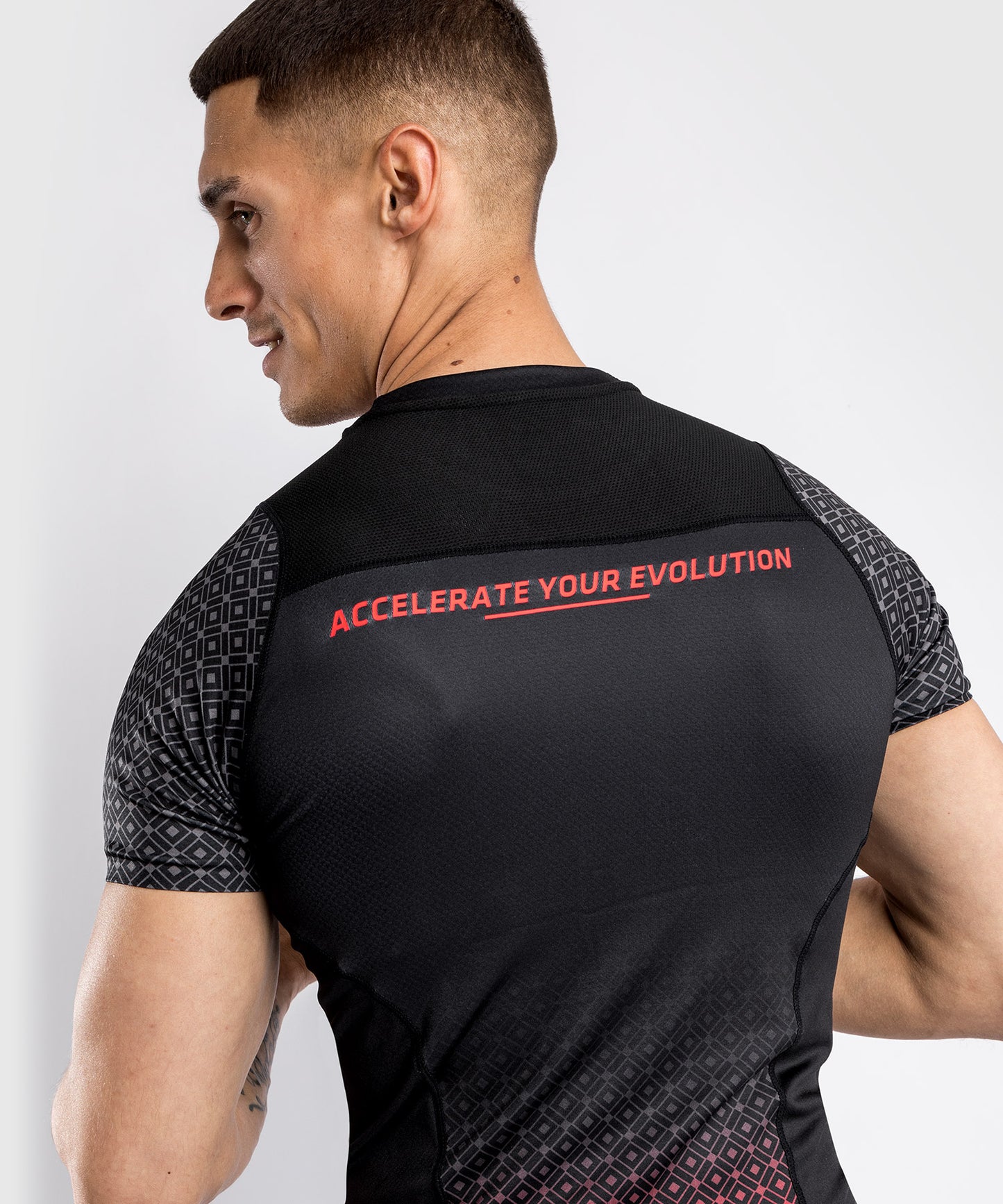 T-Shirt de Compression UFC Venum Performance Institute - Manches Courtes - Noir/Rouge