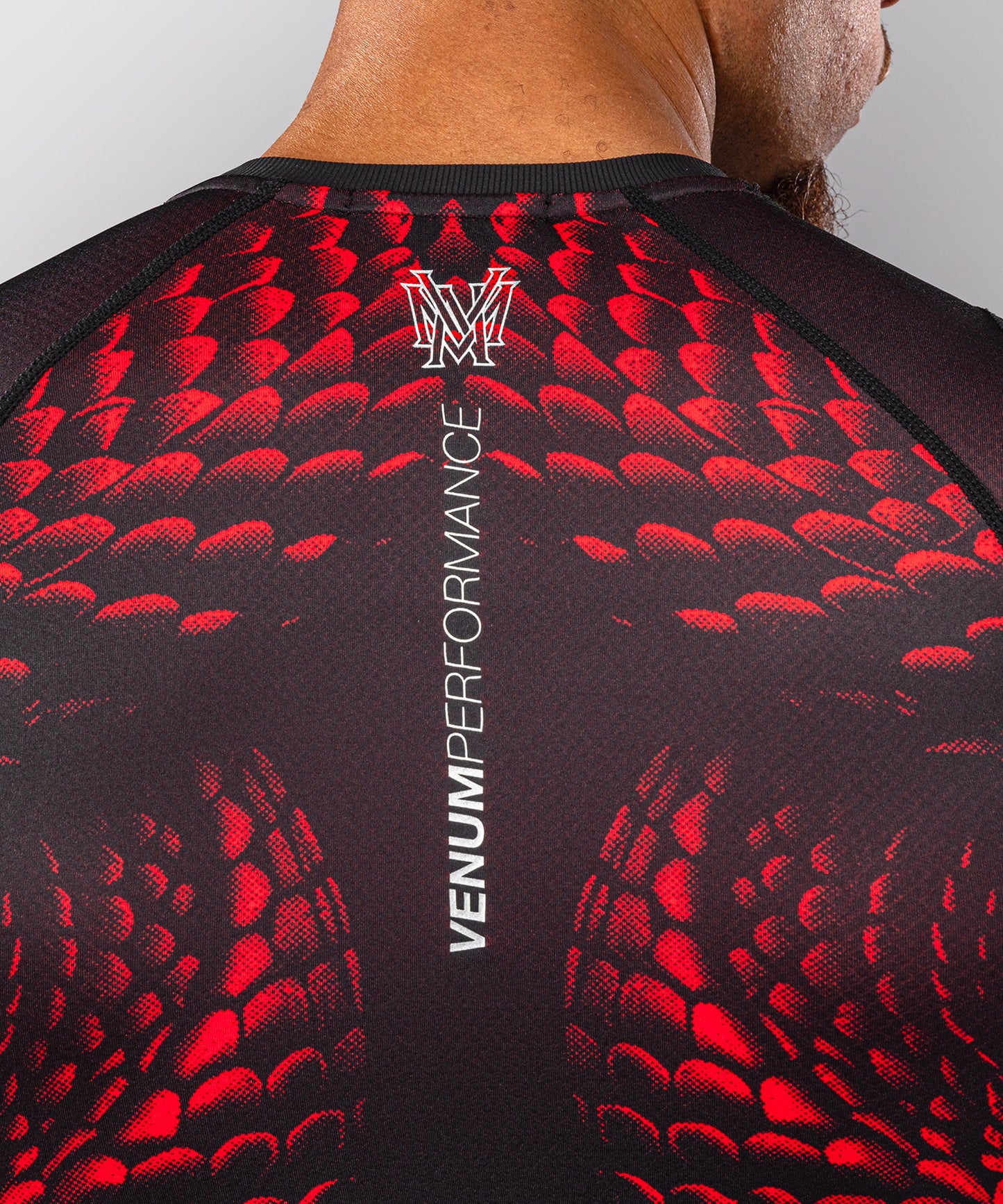 Venum Matupa Rashguard Manga Corta - Negro/Rojo/Gris Plateado