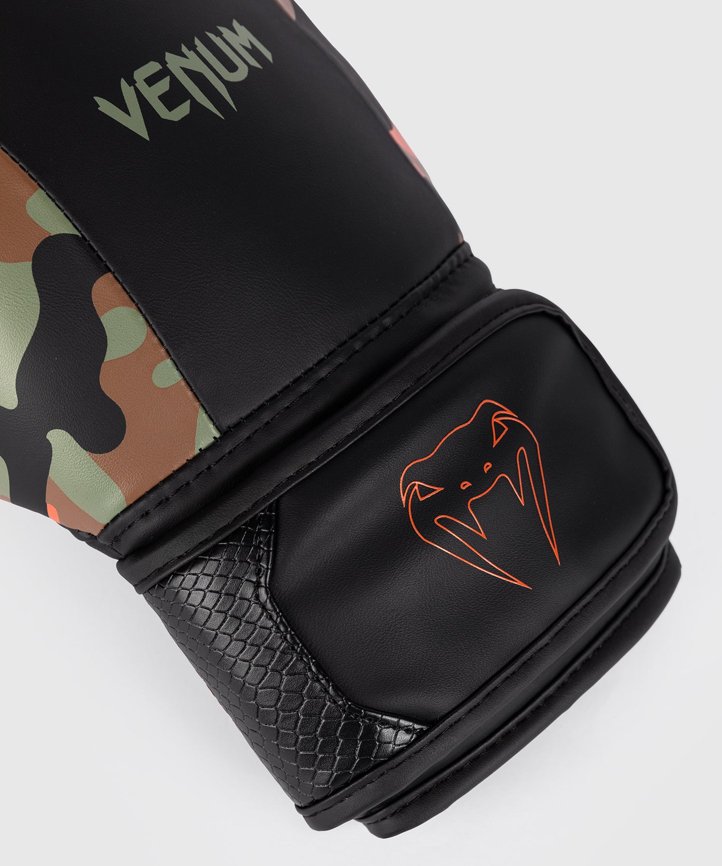 Venum Jungle Ops boxing gloves - Khaki Camo