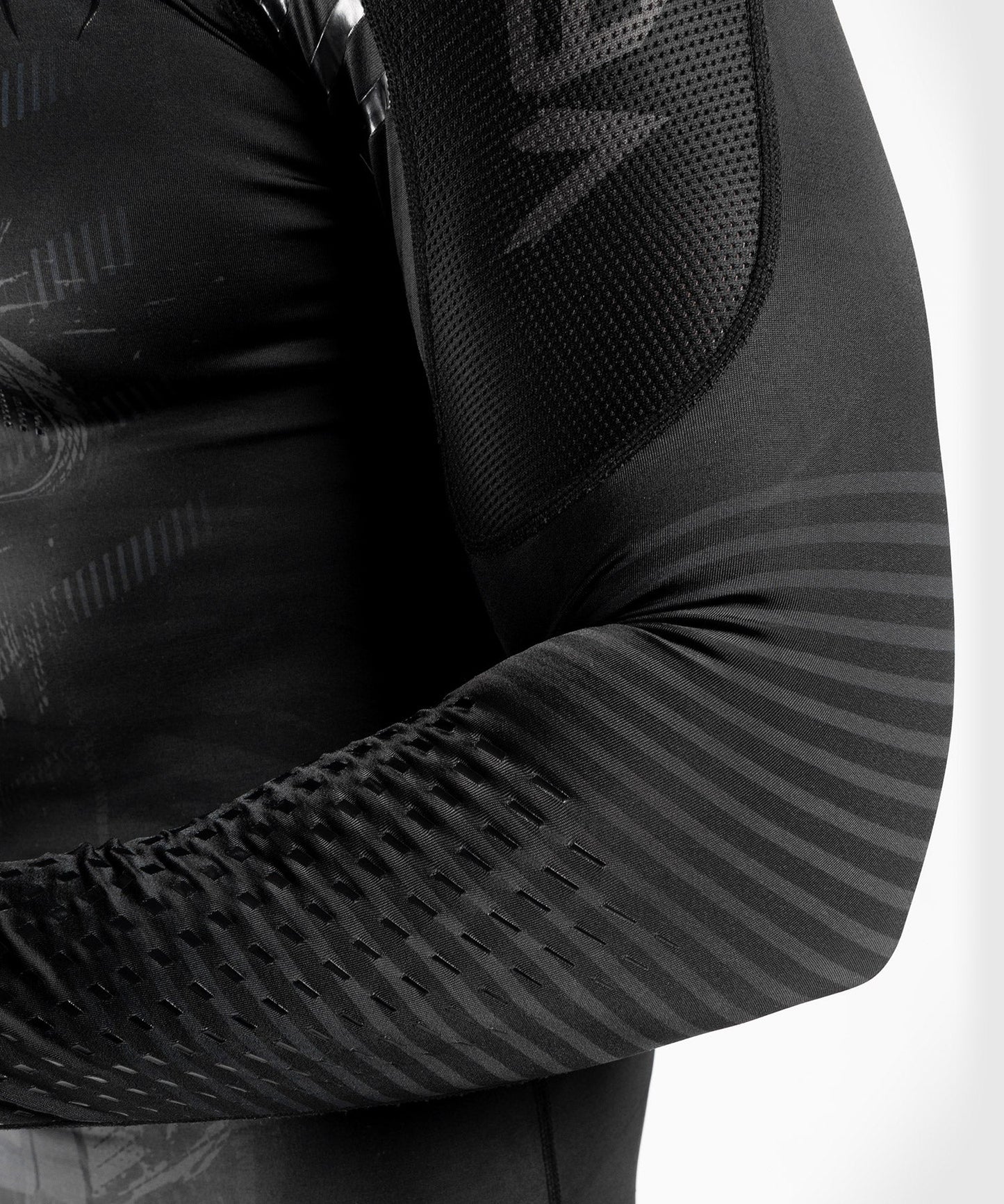 Venum Skull Compression T-Shirt - Long Sleeve - Black/Black