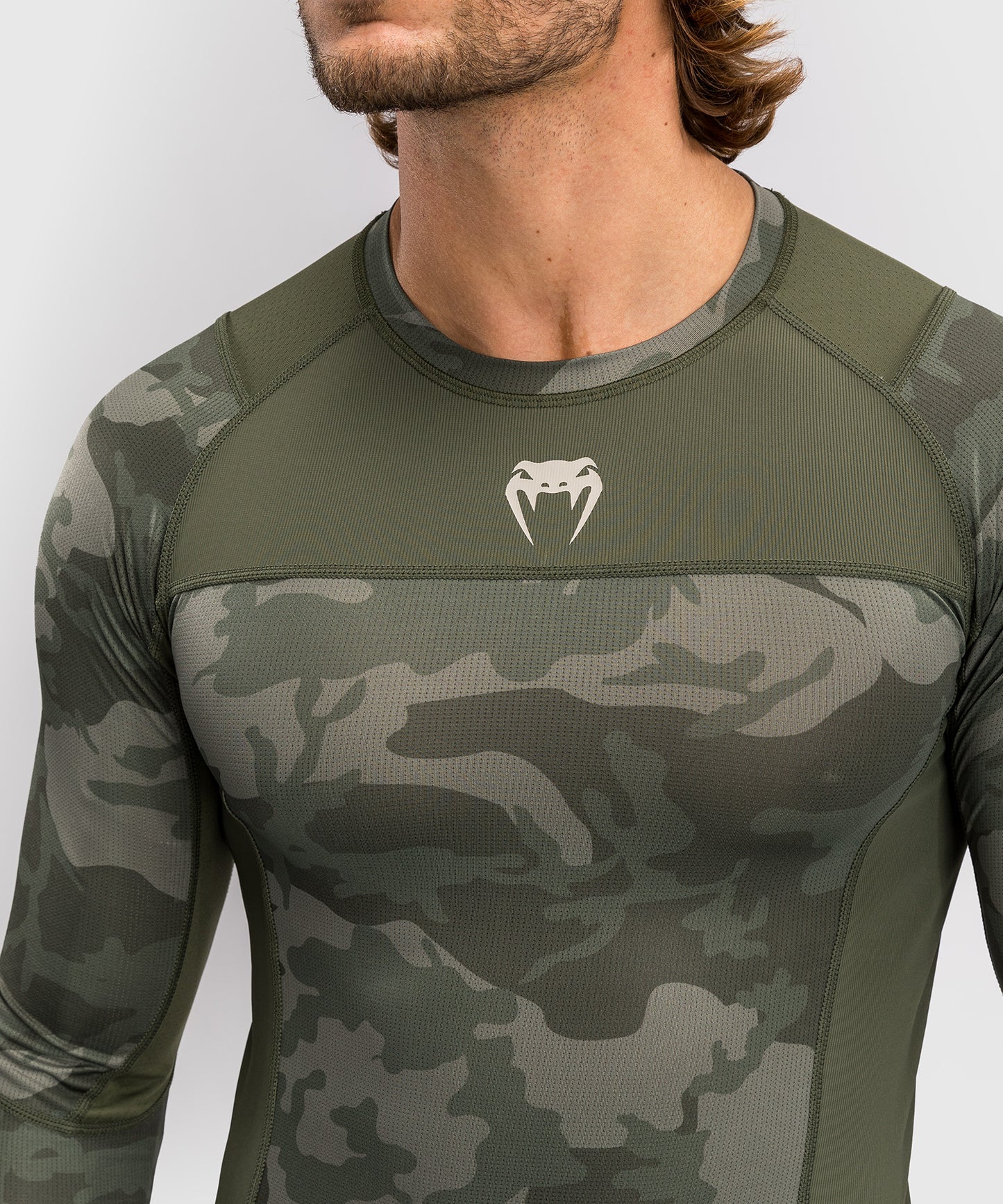 Venum G-Fit Air Langarm-Rashguard für Männer - Camo Military