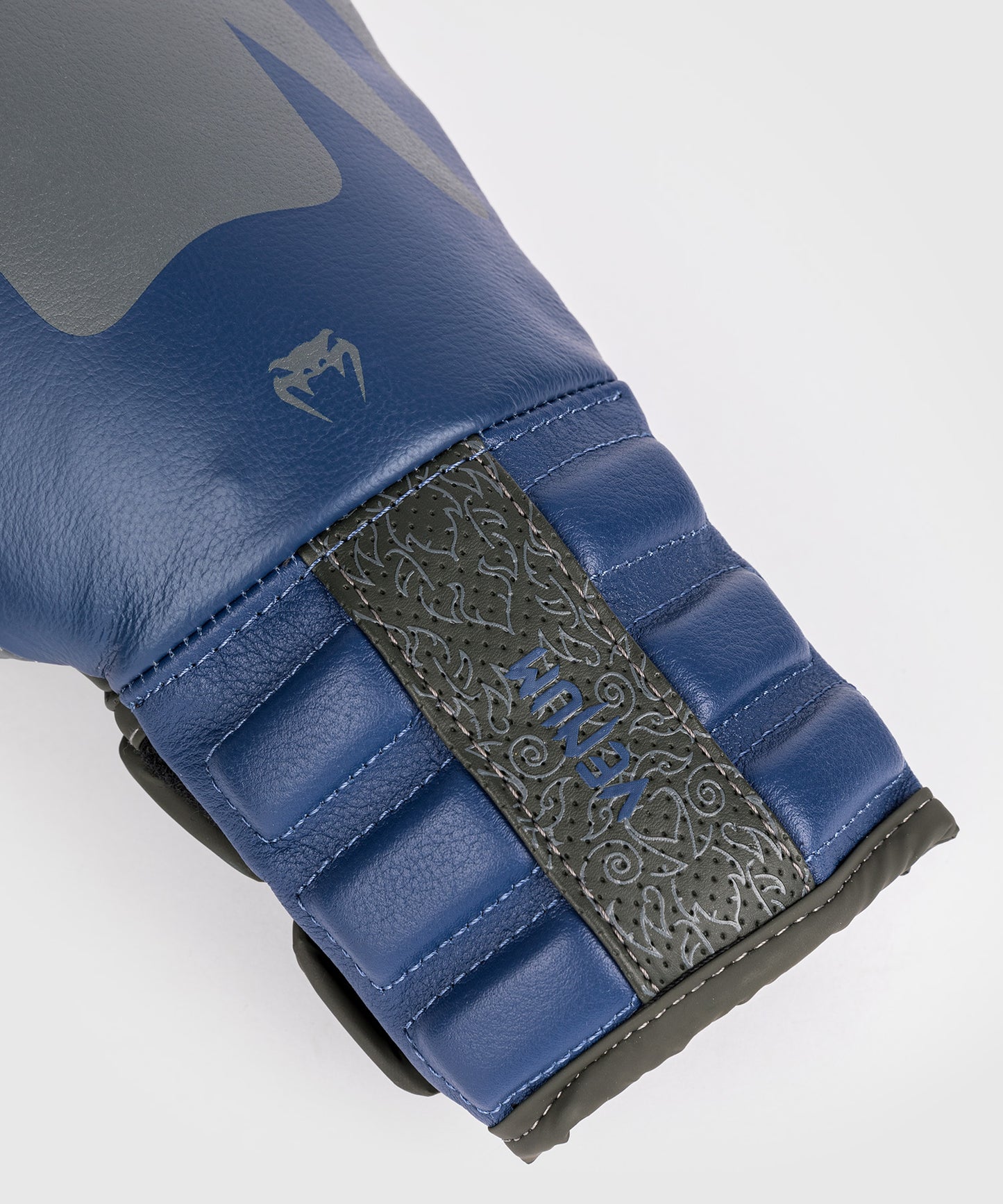 Venum Reverso boxing gloves - Storm grey/ Royal blue