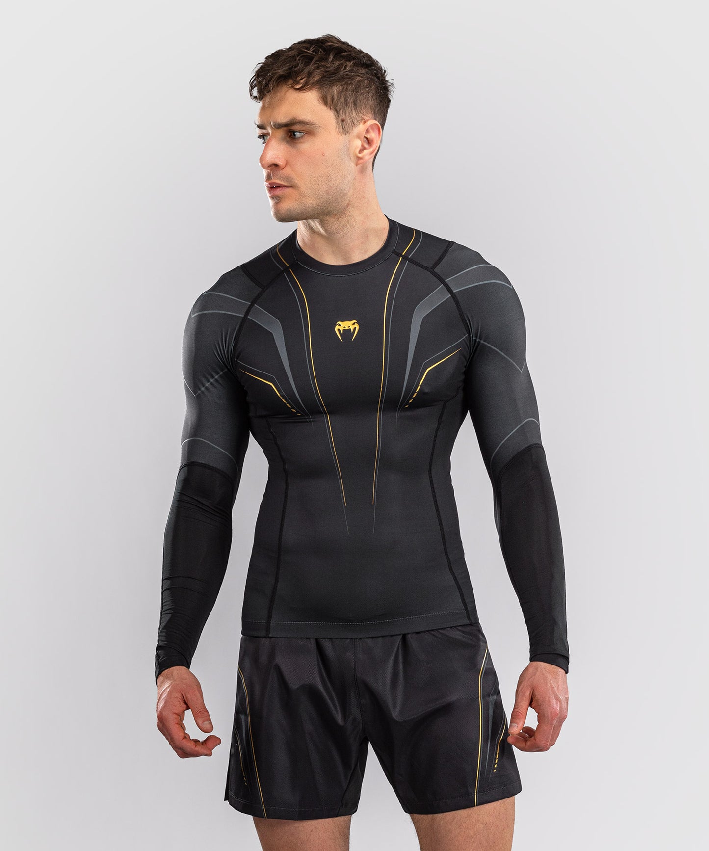 Venum Streamline Long Sleeve Rashguard - Black/Gold