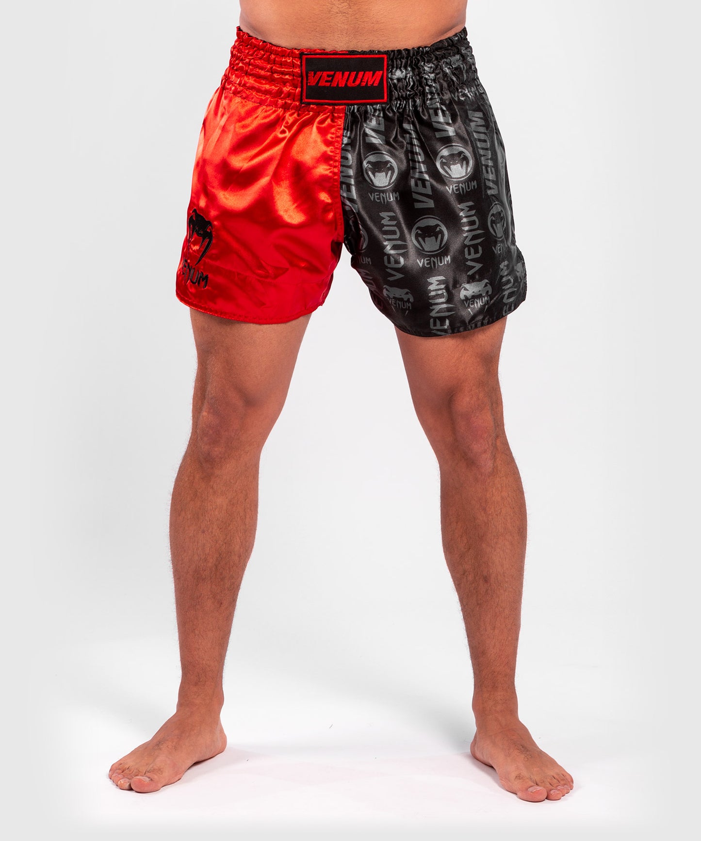 Venum Logos Muay Thai Shorts - Schwarz/Rot
