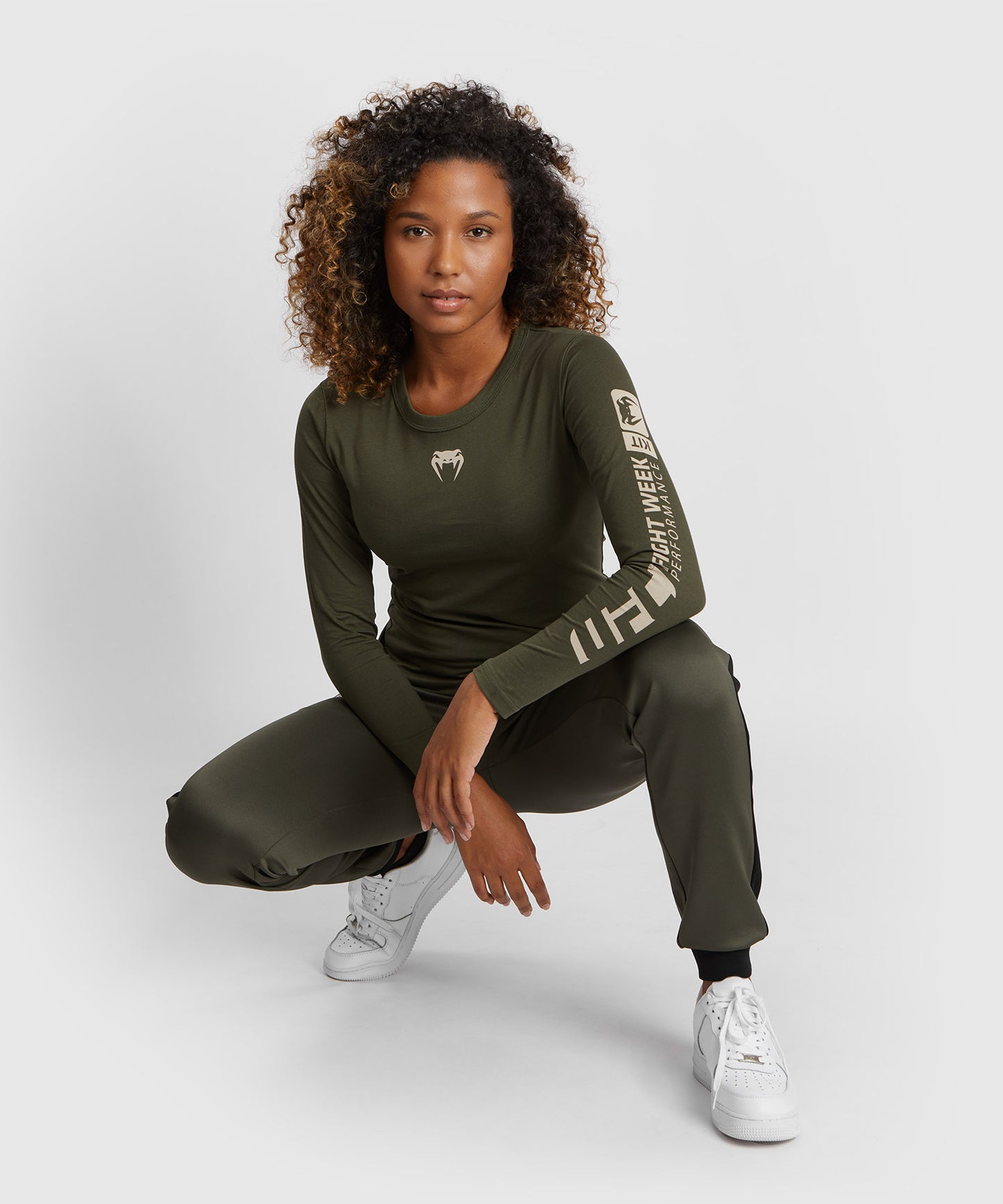 T-shirt à manches longues en coton pour Femmes UFC Adrenaline by Venum Fight Week - Kaki/Bronze