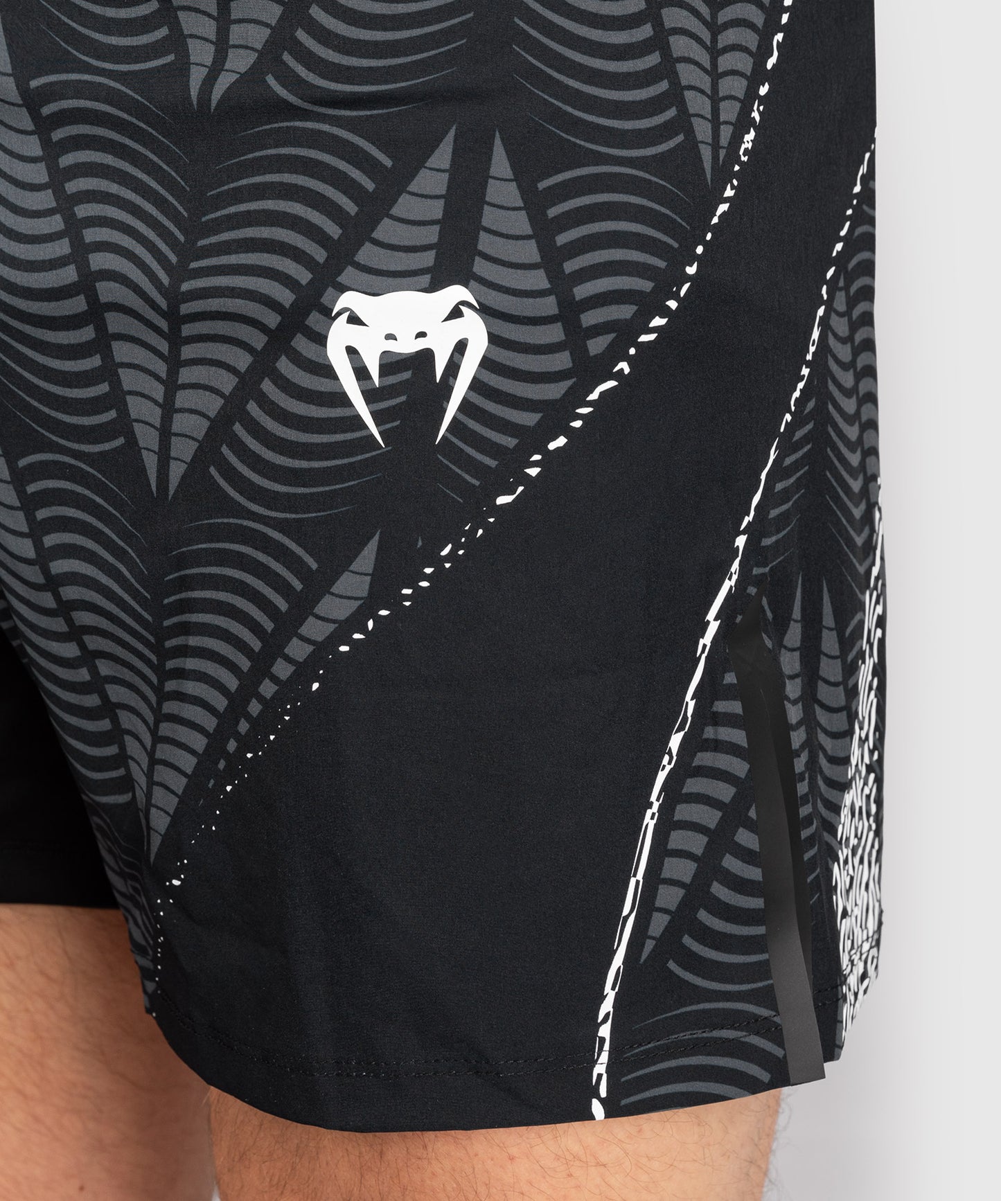 UFC Zenith by Venum Authentic Fight Night Kurze Passform Fight Short Herren - Schwarz