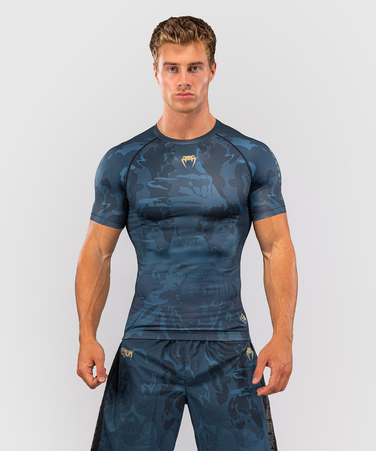Jujutsu Kaisen x Venum Fushiguro Rashguard a Maniche Corte – Verde Oceano