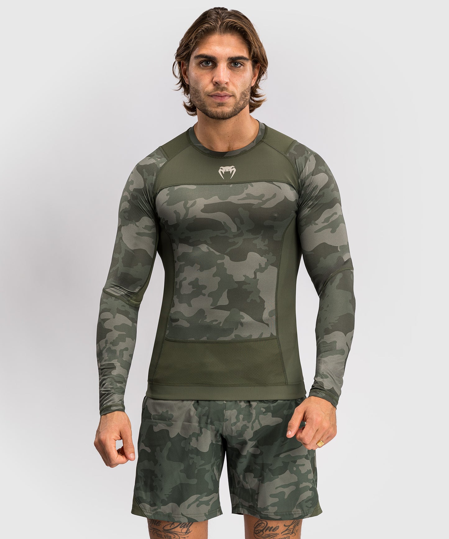 Venum G-Fit Air Langarm-Rashguard für Männer - Camo Military
