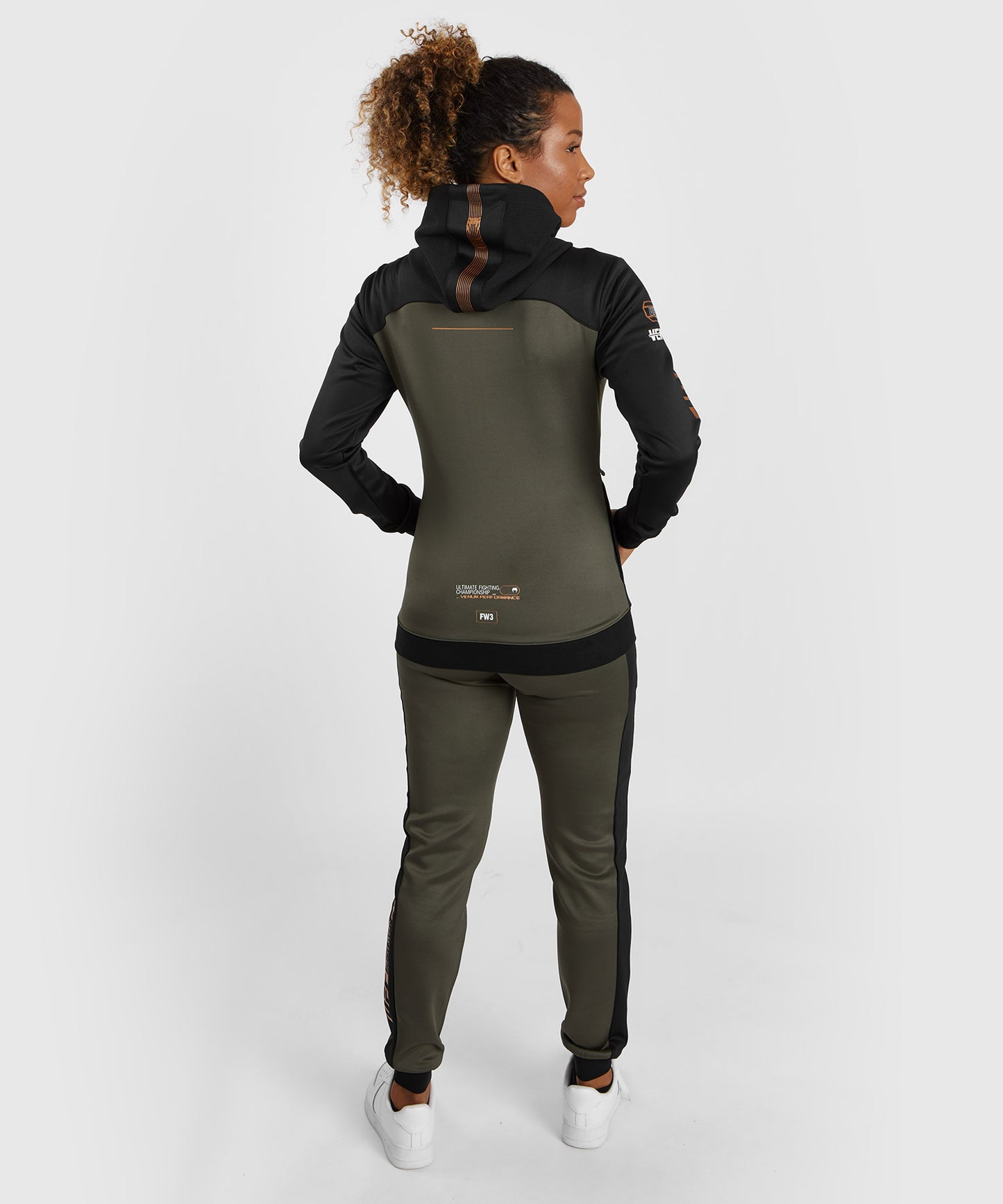 Sweatshirt zippé à capuche pour Femmes UFC Adrenaline by Venum Fight Week - Kaki/Bronze