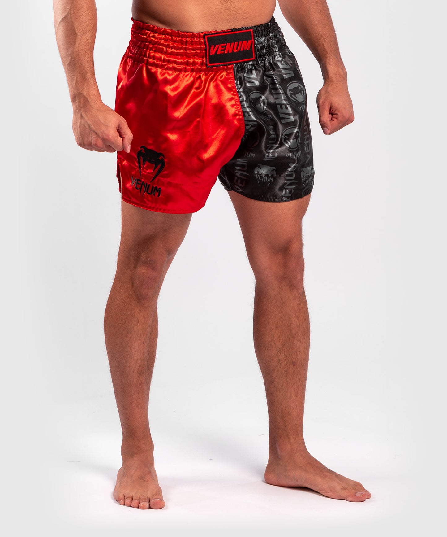 Venum Logos Muay Thai Shorts - Schwarz/Rot