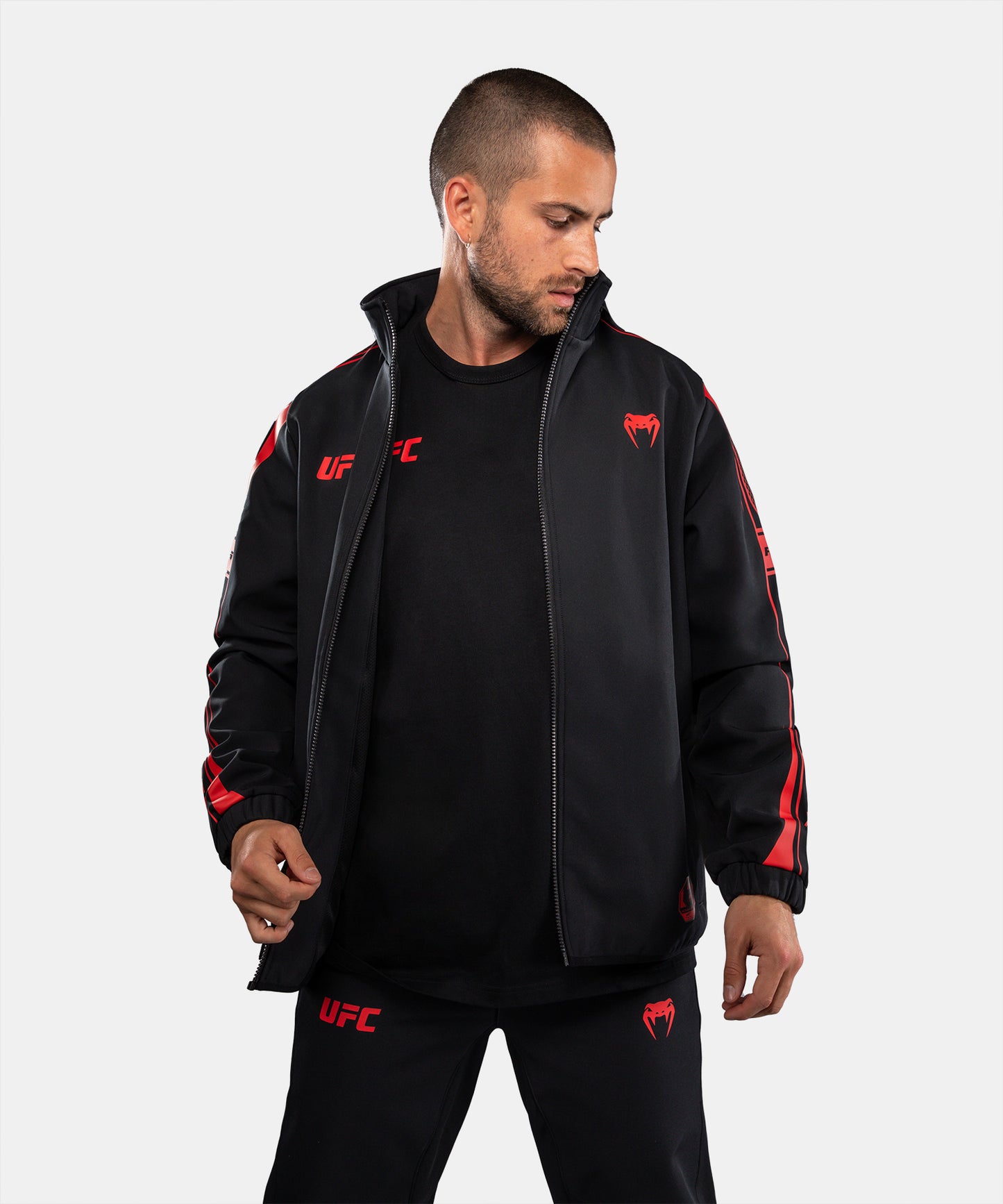 Venum UFC Unity by Venum Authentic Fight Week Herren-Kapuzenjacke mit Reißverschluss - Schwarz
