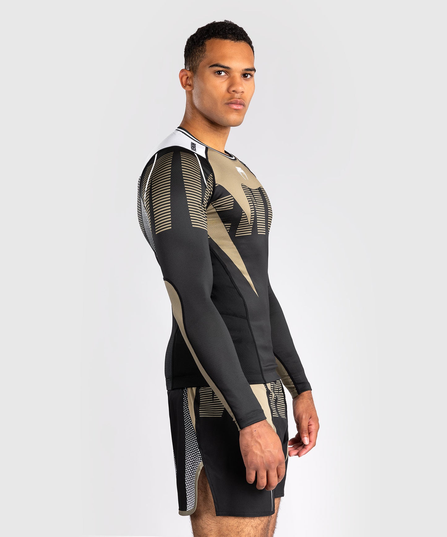 Venum Adrenaline Langarm Rashguard – Schwarz/Sand