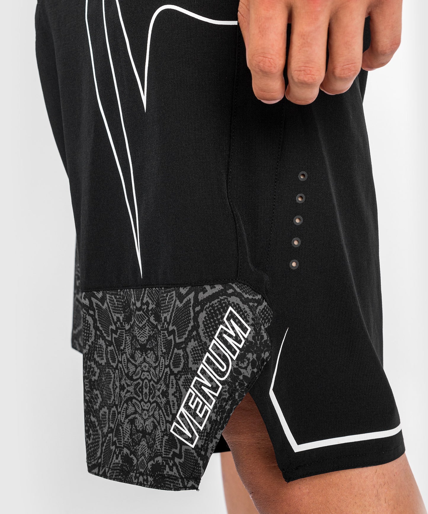 Kampfshorts LIGHT 4.0 Venum - Schwarz/Weiß
