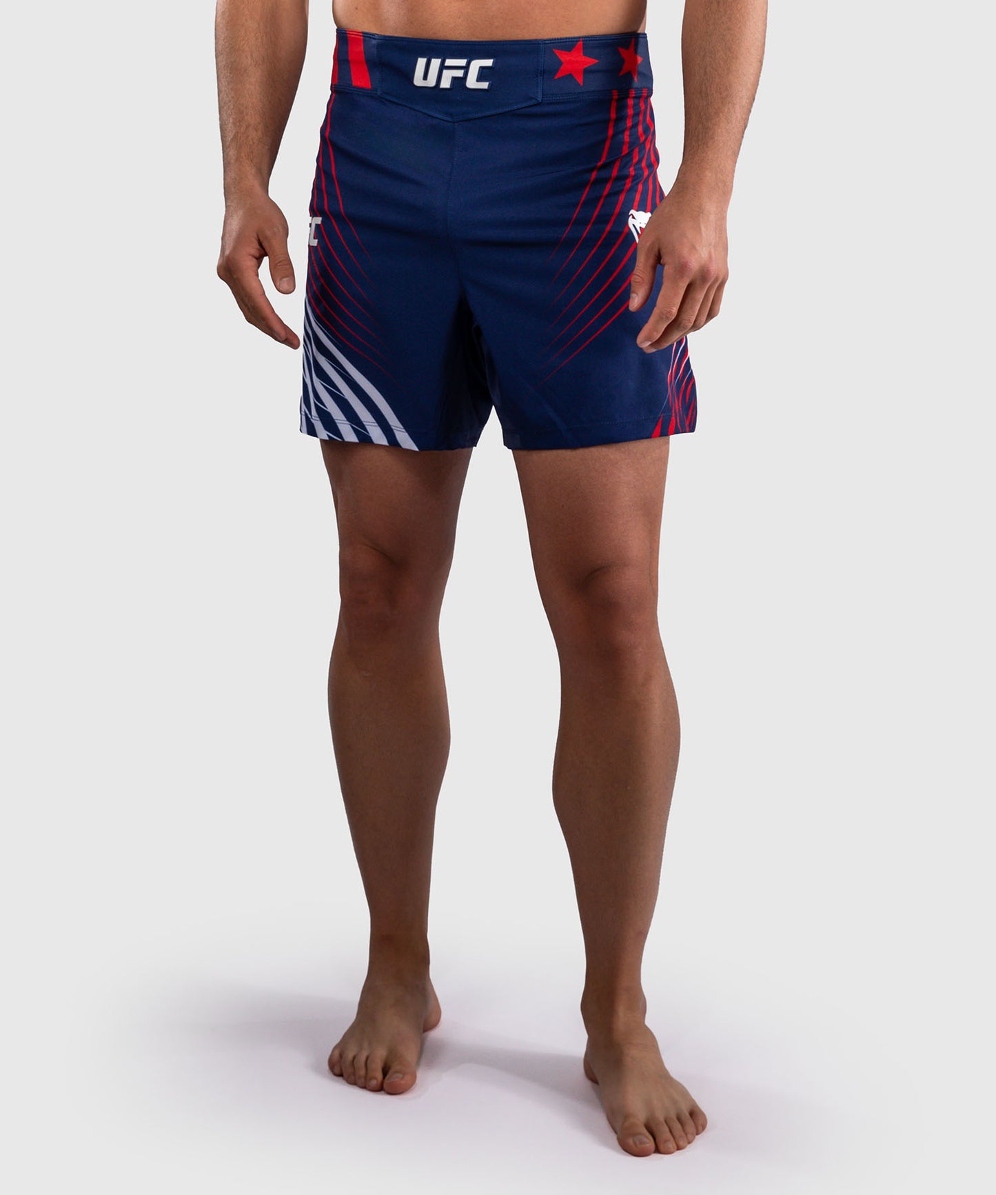 Official UFC Freedom 250 by Venum Authentic Fight Night Fight Shorts de ajuste corto para hombre - Azul
