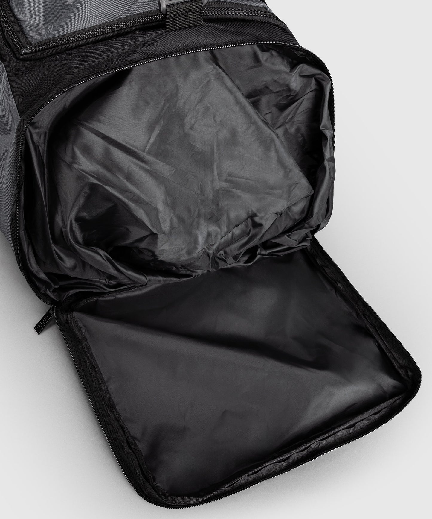 Venum Essential Borsa Sportiva (61 L) - Grigio/Nero