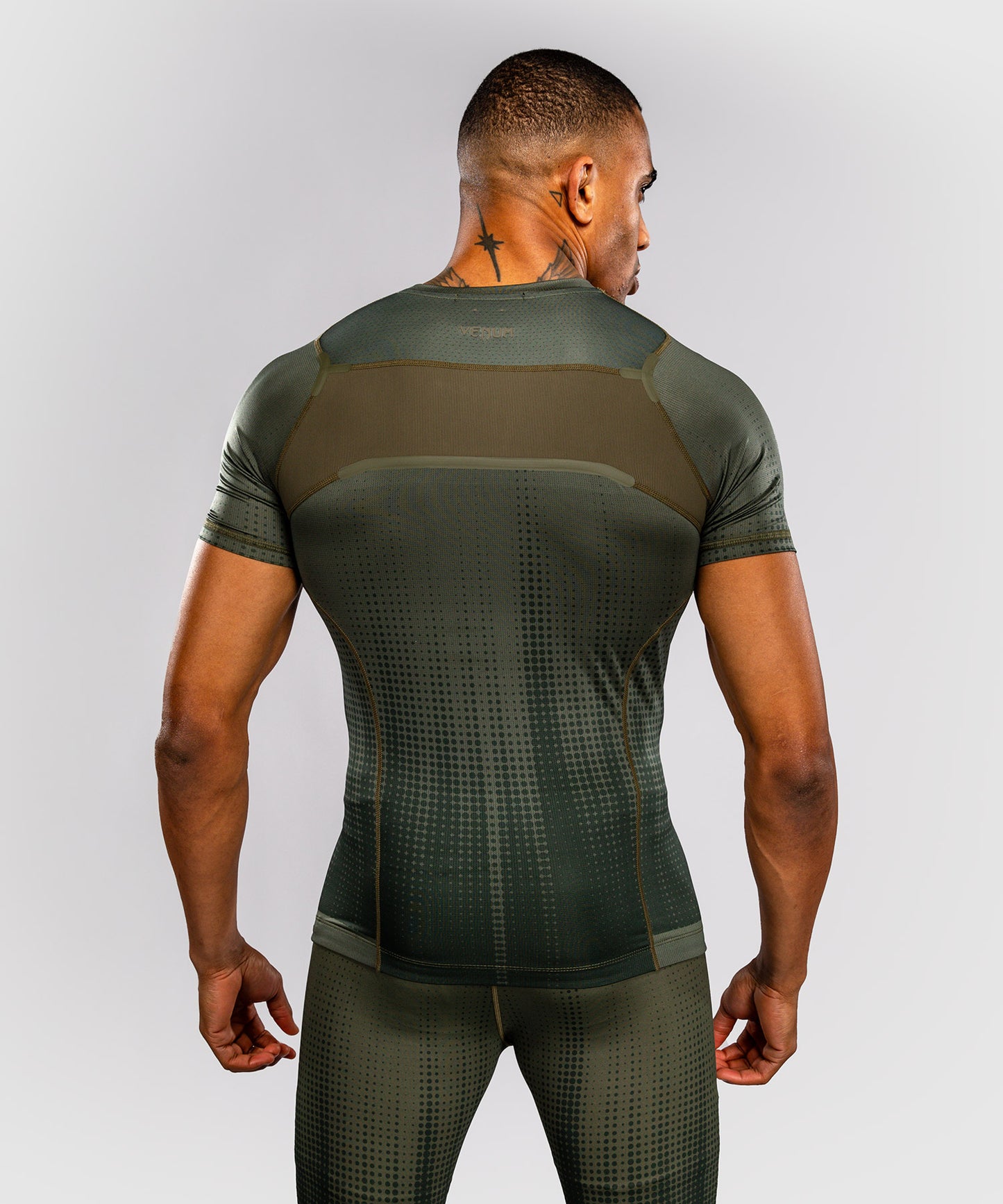 Rashguard à Manches Courtes Venum Stealth – Kaki/Vert Foncé