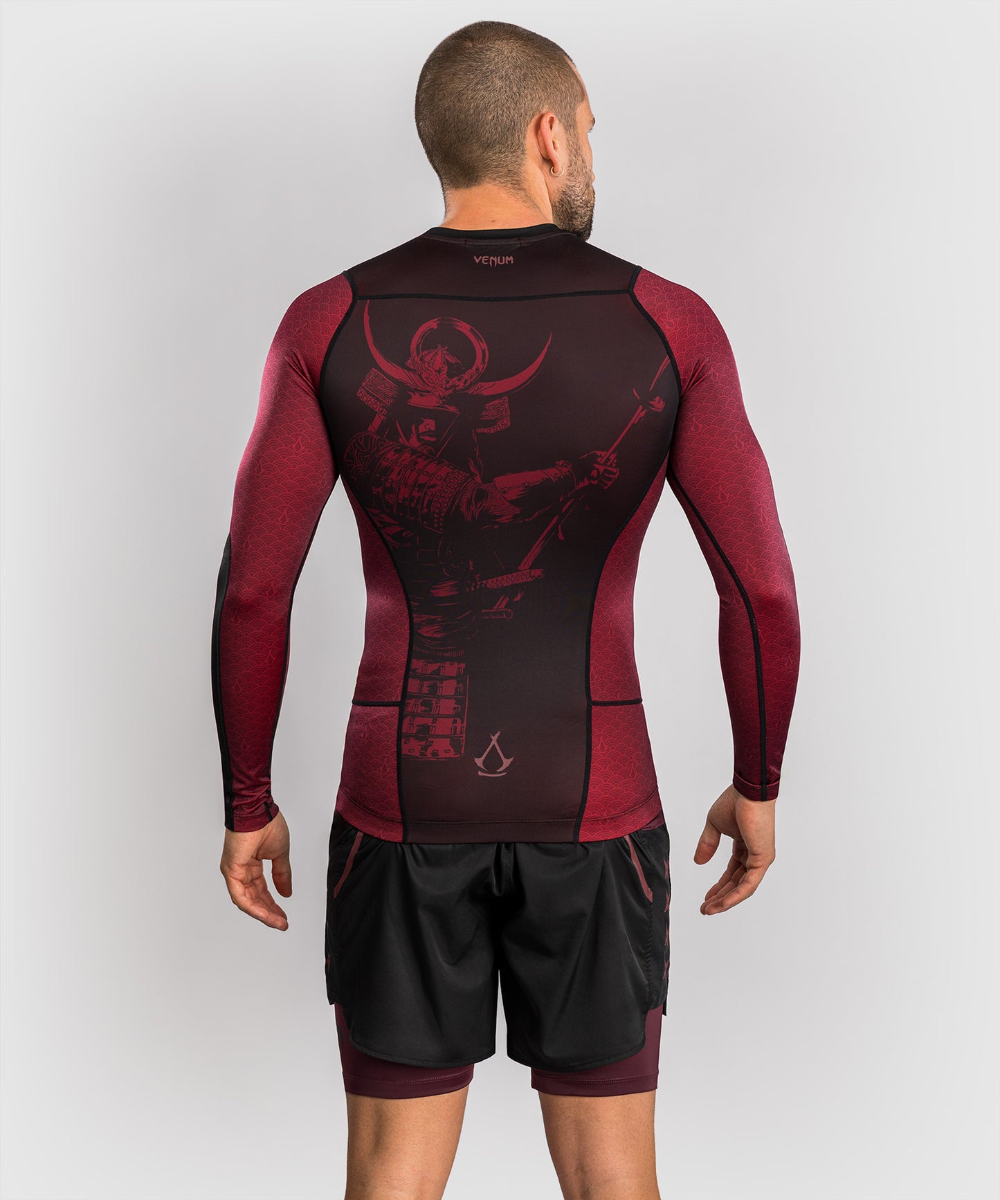 Venum x Assassin's Creed: Shadows Men's Long Sleeve Rashguard - Bordeaux/Black