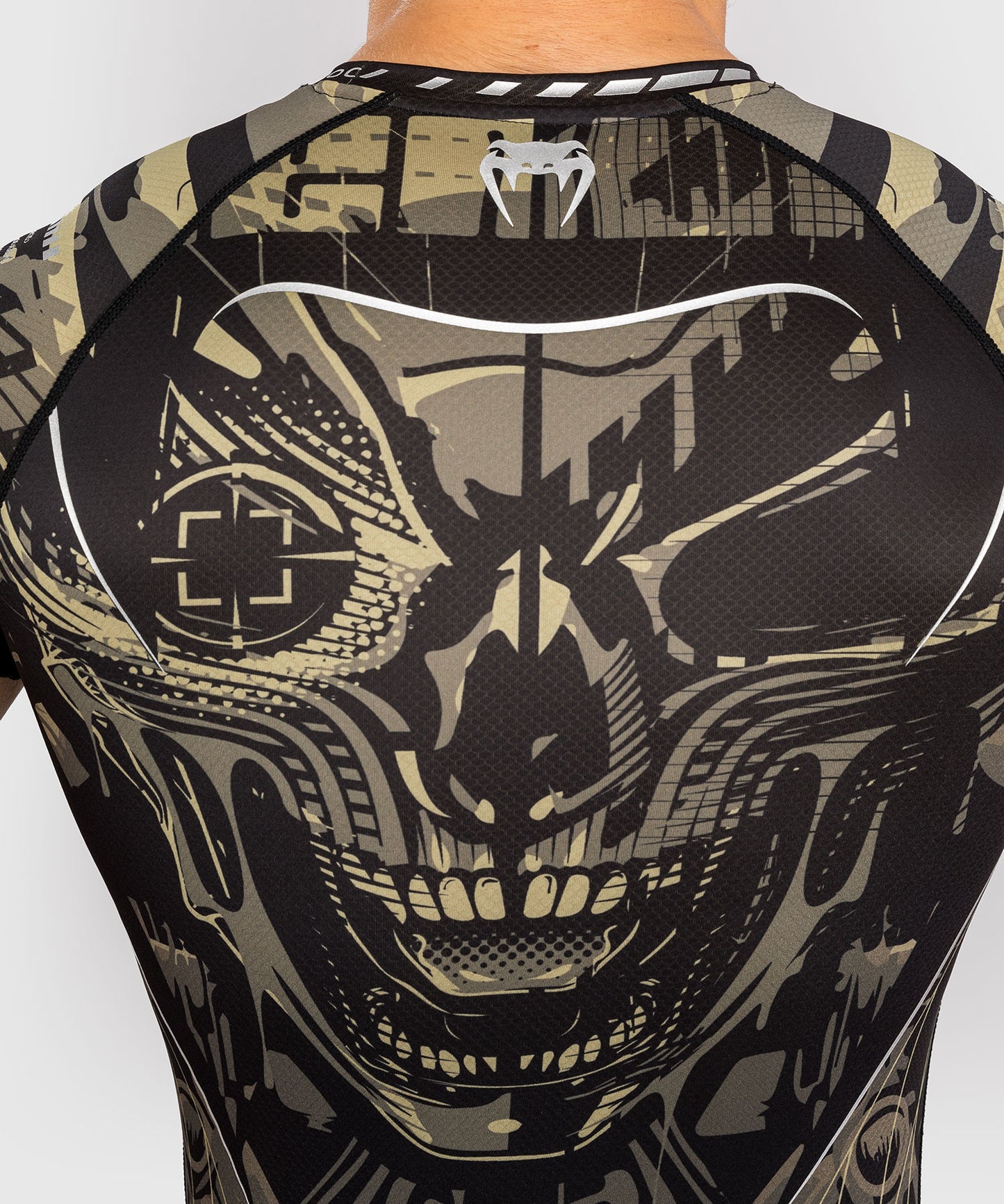 Venum Space Invader lycra de manga corta - Negro/Arena