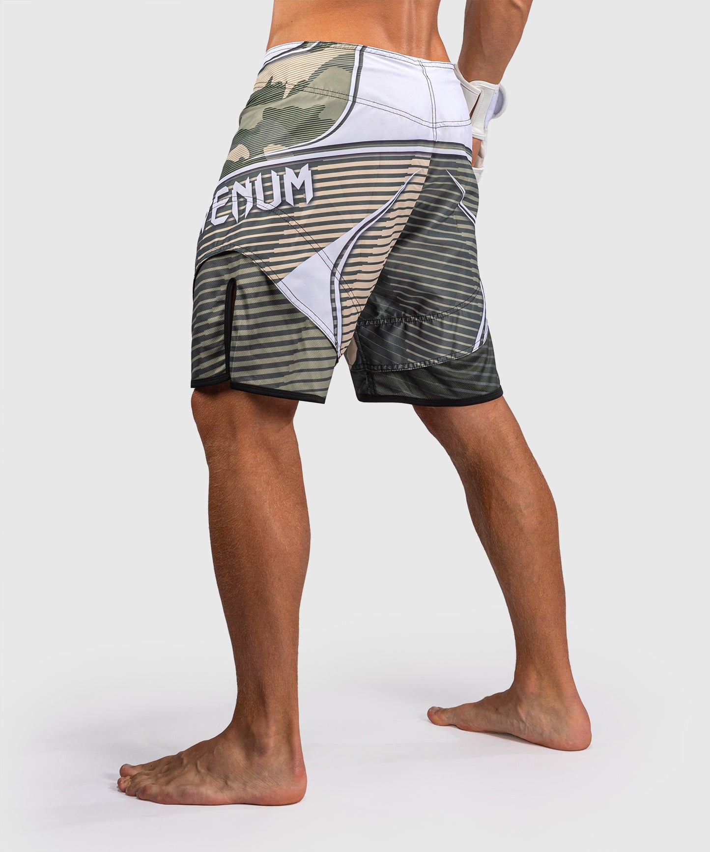 Venum Camo Hero Fightshorts - Khaki/Cremeweiß