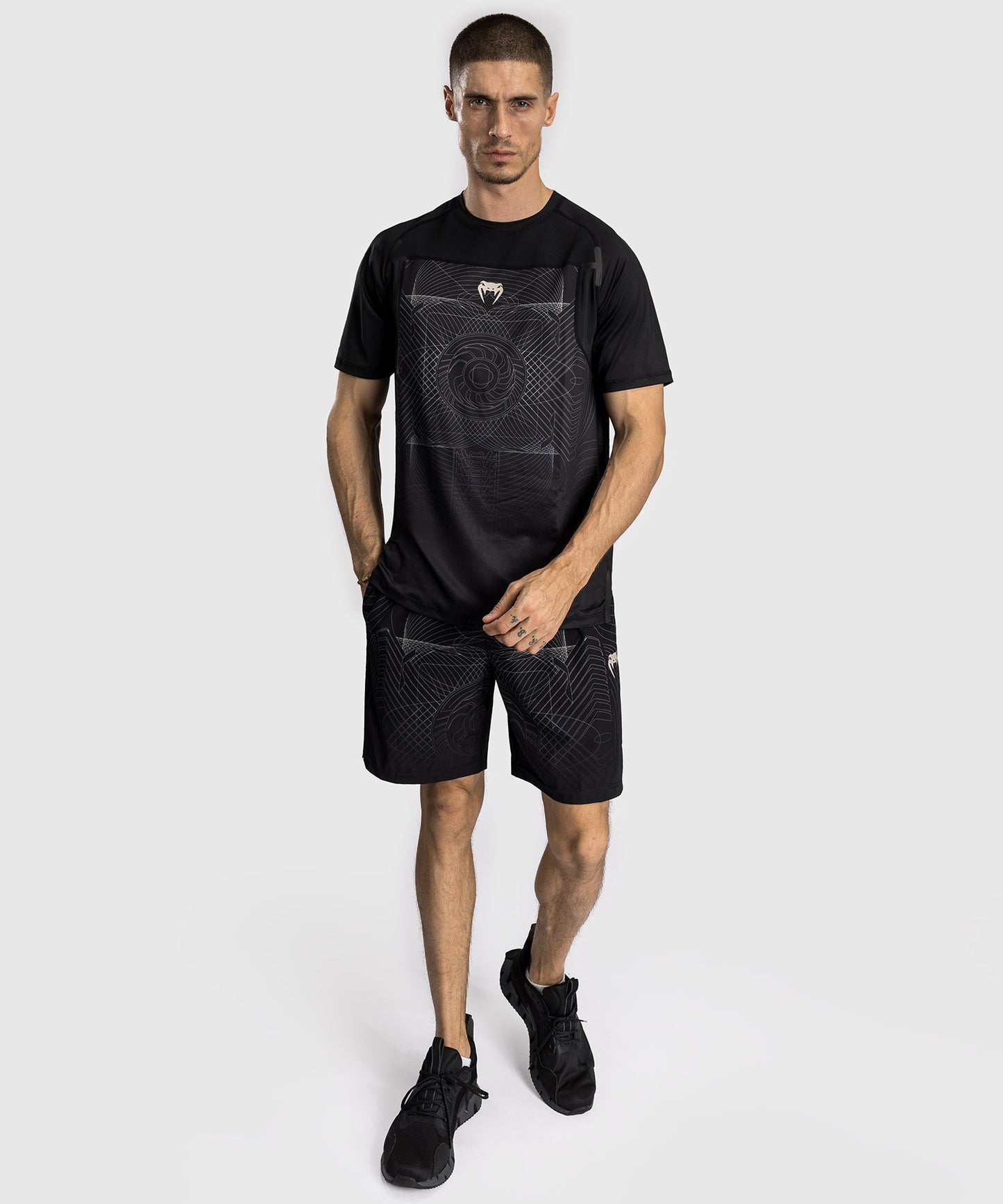 T-Shirt Dry-Tech Venum G-Fit Air pour Hommes - Noir Intense/Sable Désert
