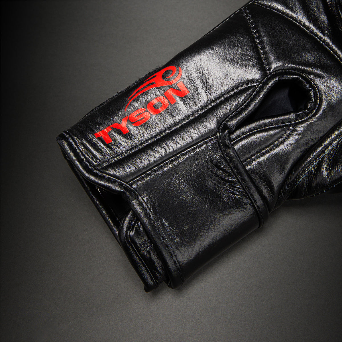 Gants de boxe Venum Giant 2.0 Mike Tyson Pro – Noir/Rouge + Sac inclus