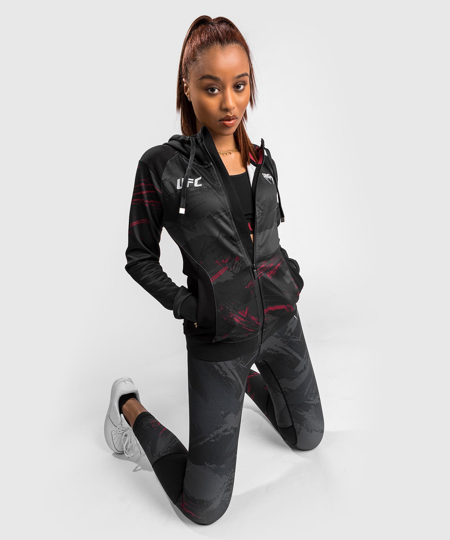 Sweatshirt Zippé UFC Venum Authentic Fight Week 2.0 - Pour Femmes - Noir/Rouge