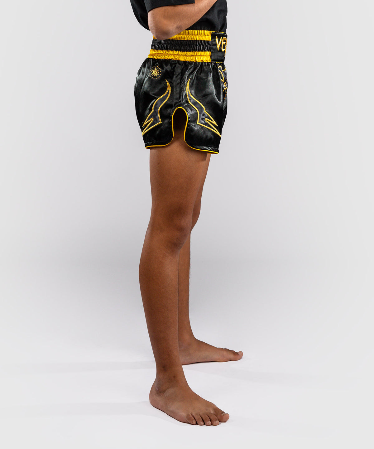 Venum Bangkok Fury Pantalón corto de Muay Thai para niños - Negro/Dorado
