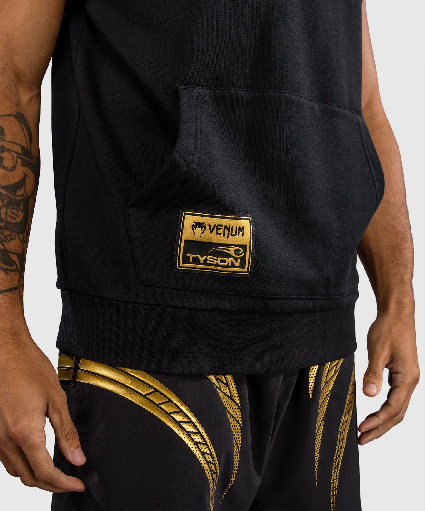 Venum x Mike Tyson Tiger Felpa con Cappuccio Senza Maniche - Nero/Oro
