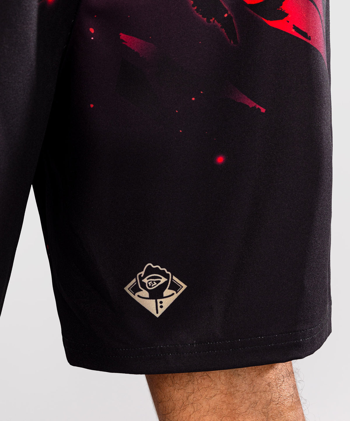 Jujutsu Kaisen x Venum Itadori Short de Entrenamiento – Negro/Rojo