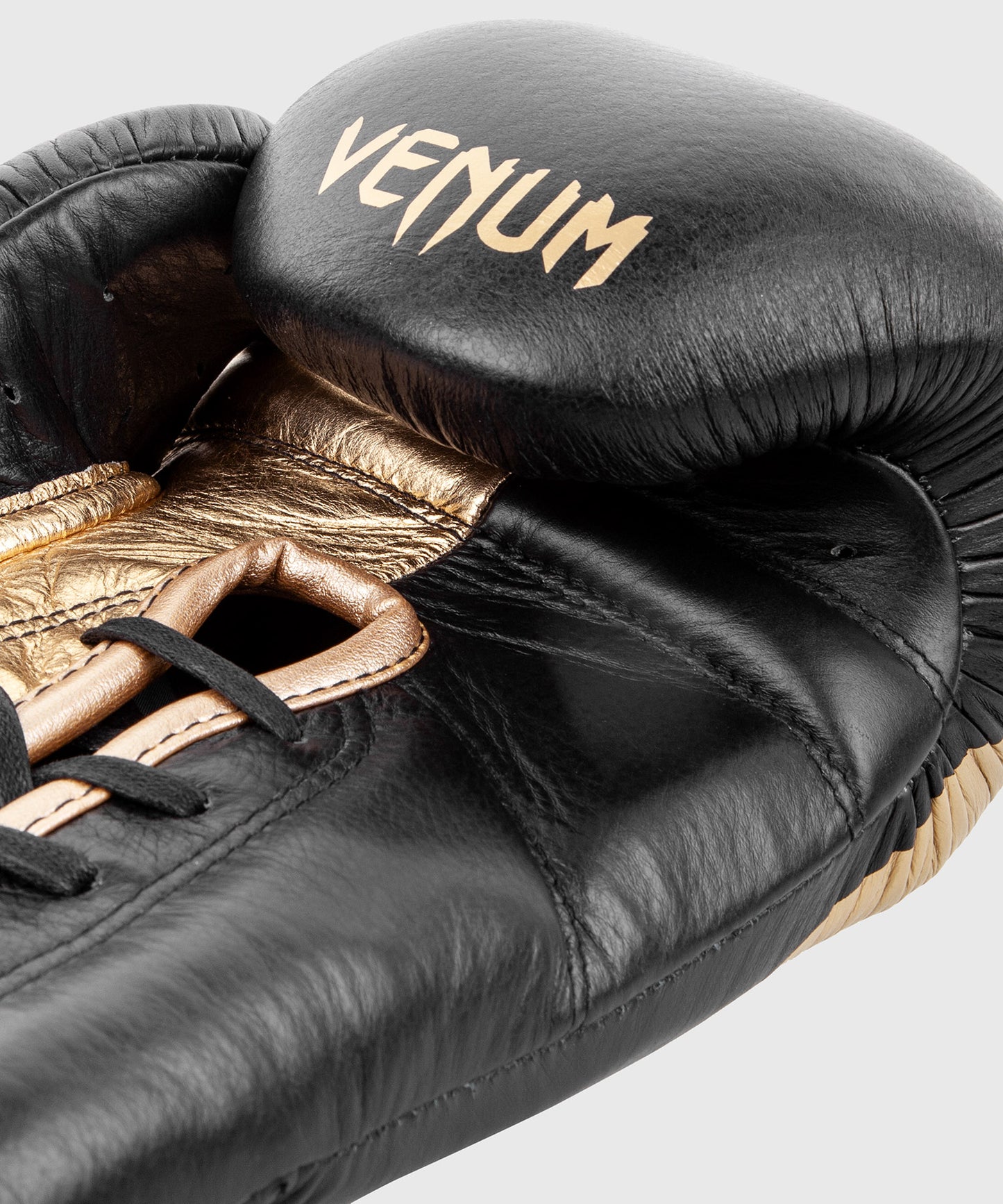 Guantes de boxeo con cordones Venum Giant 2.0 Pro - Negro/Oro