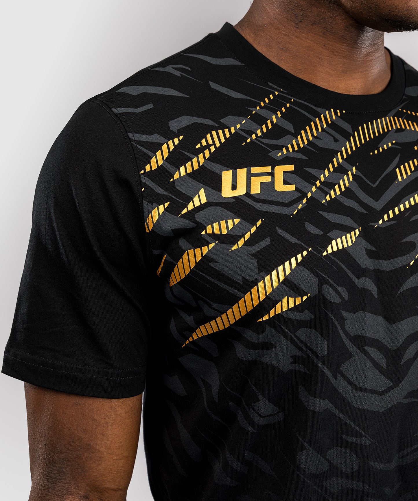 T-shirt à Manches Courtes pour Hommes UFC Fusion by Venum Replica - Champion