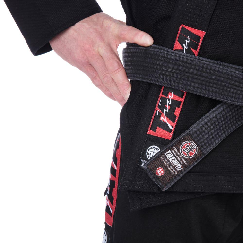 Tatami Fightwear Kimono JJB Red Bar - Nero