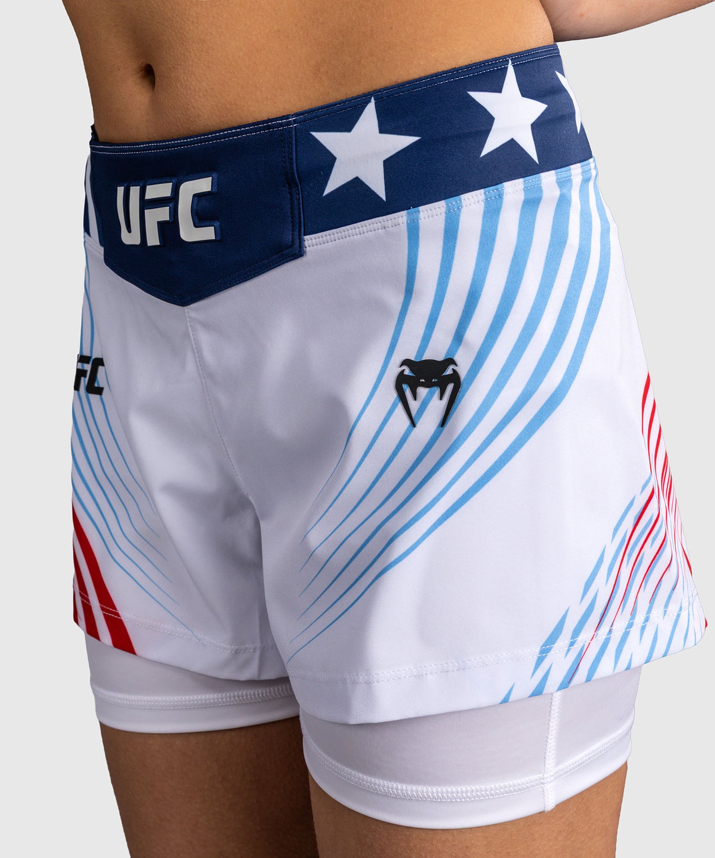 Official UFC Freedom 250 by Venum Authentic Fight Night Fight Shorts para mujer - Blanco
