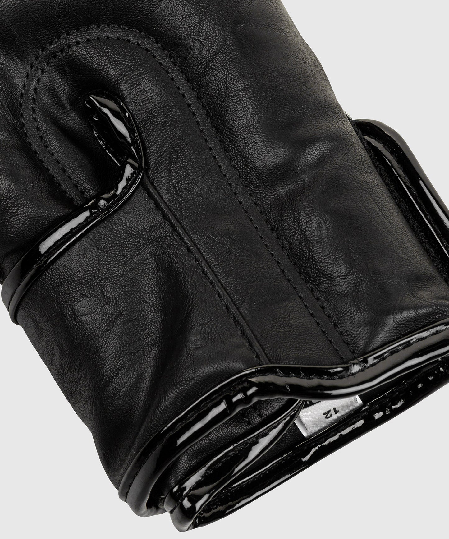 Gants de boxe Venum Impact – Noir/Or