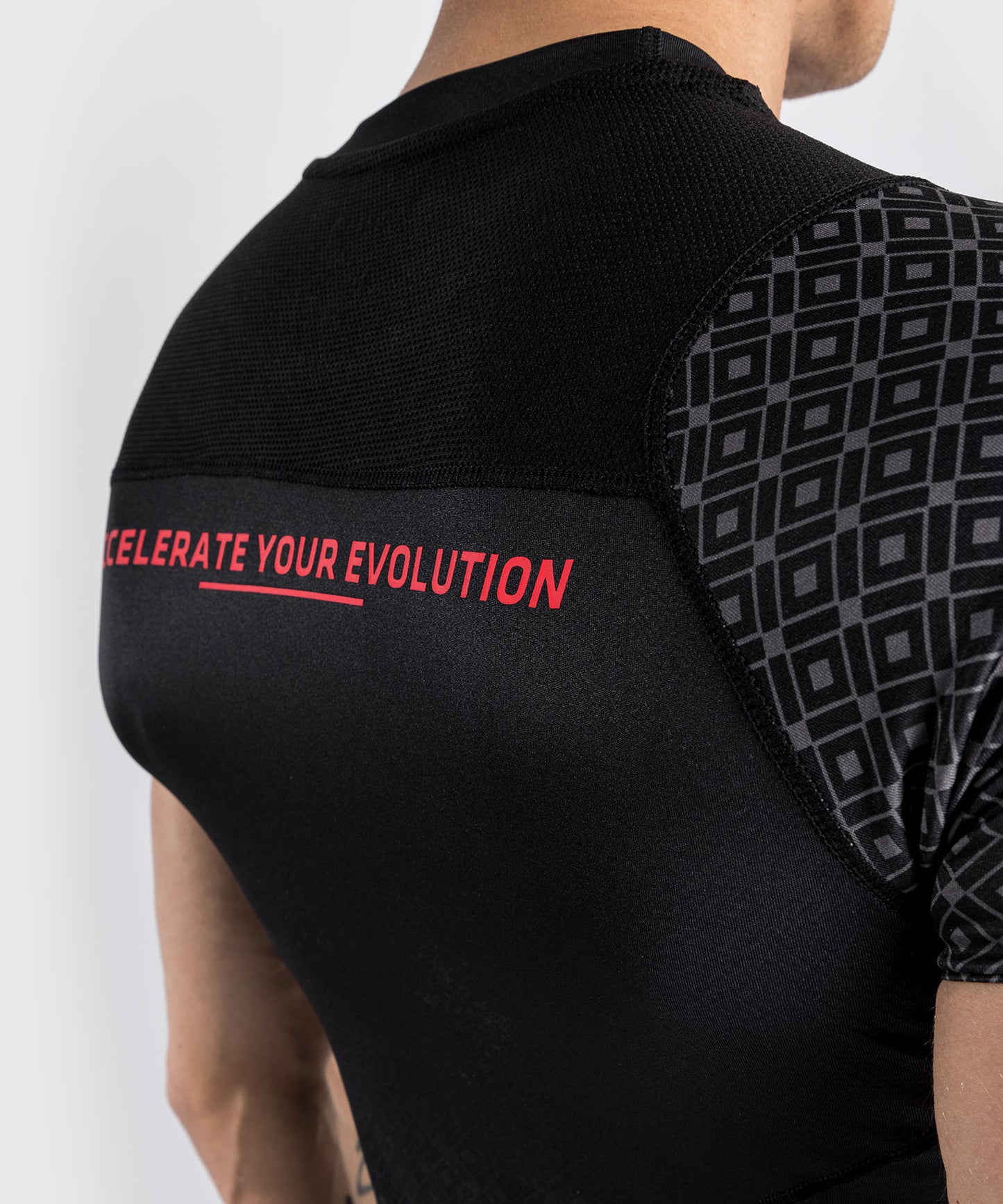 T-Shirt de Compression UFC Venum Performance Institute - Manches Courtes - Noir/Rouge