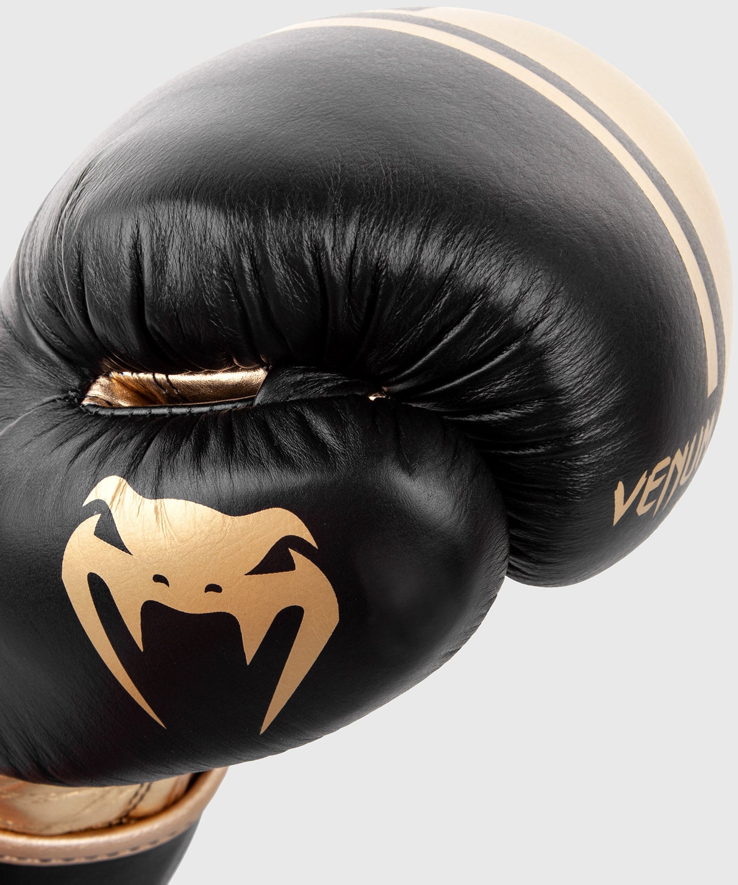 Venum Shield pro boxing gloves - Velcro